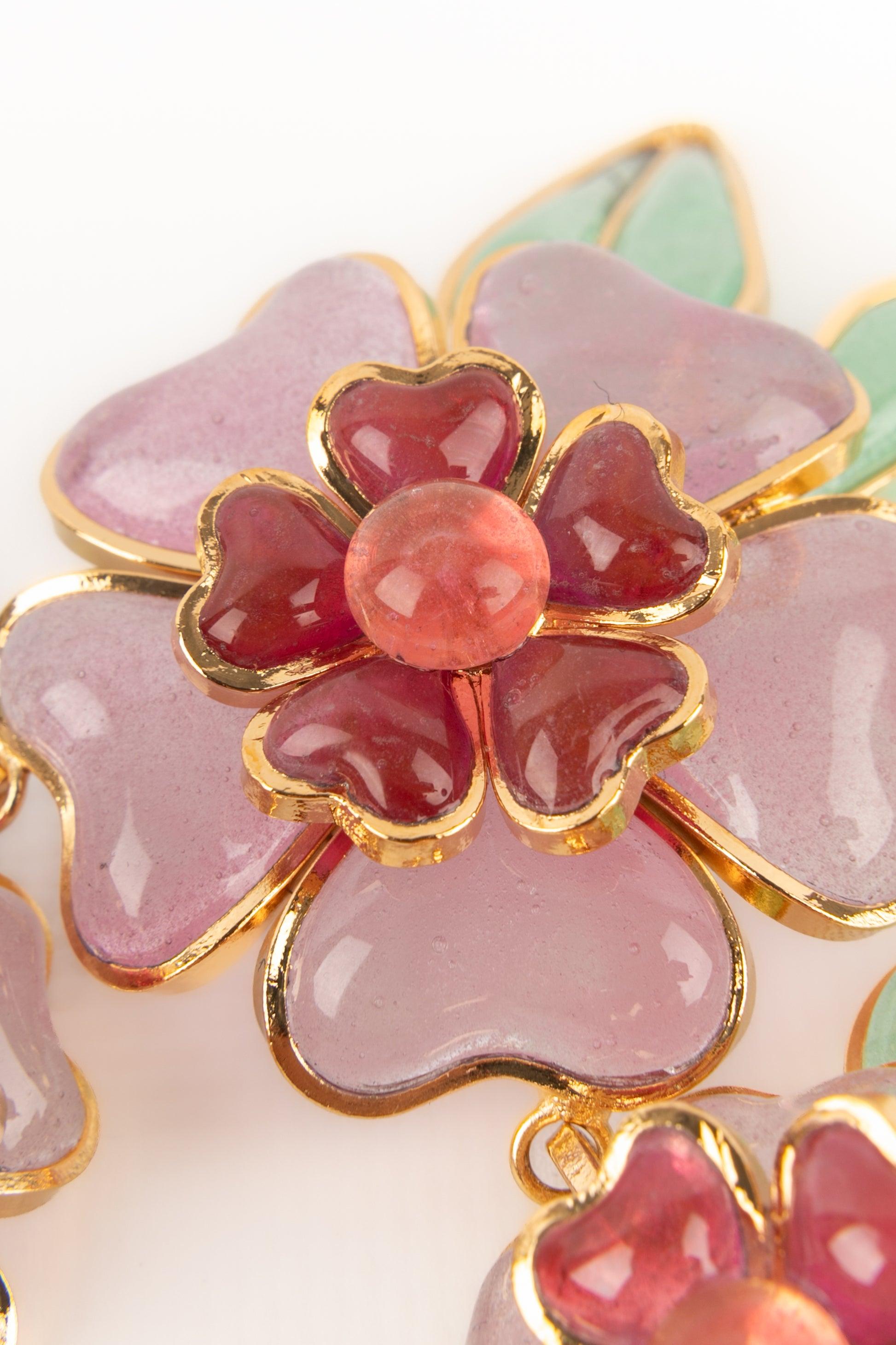 Women's Augustine Golden Metal Pink Flower Necklace For Sale