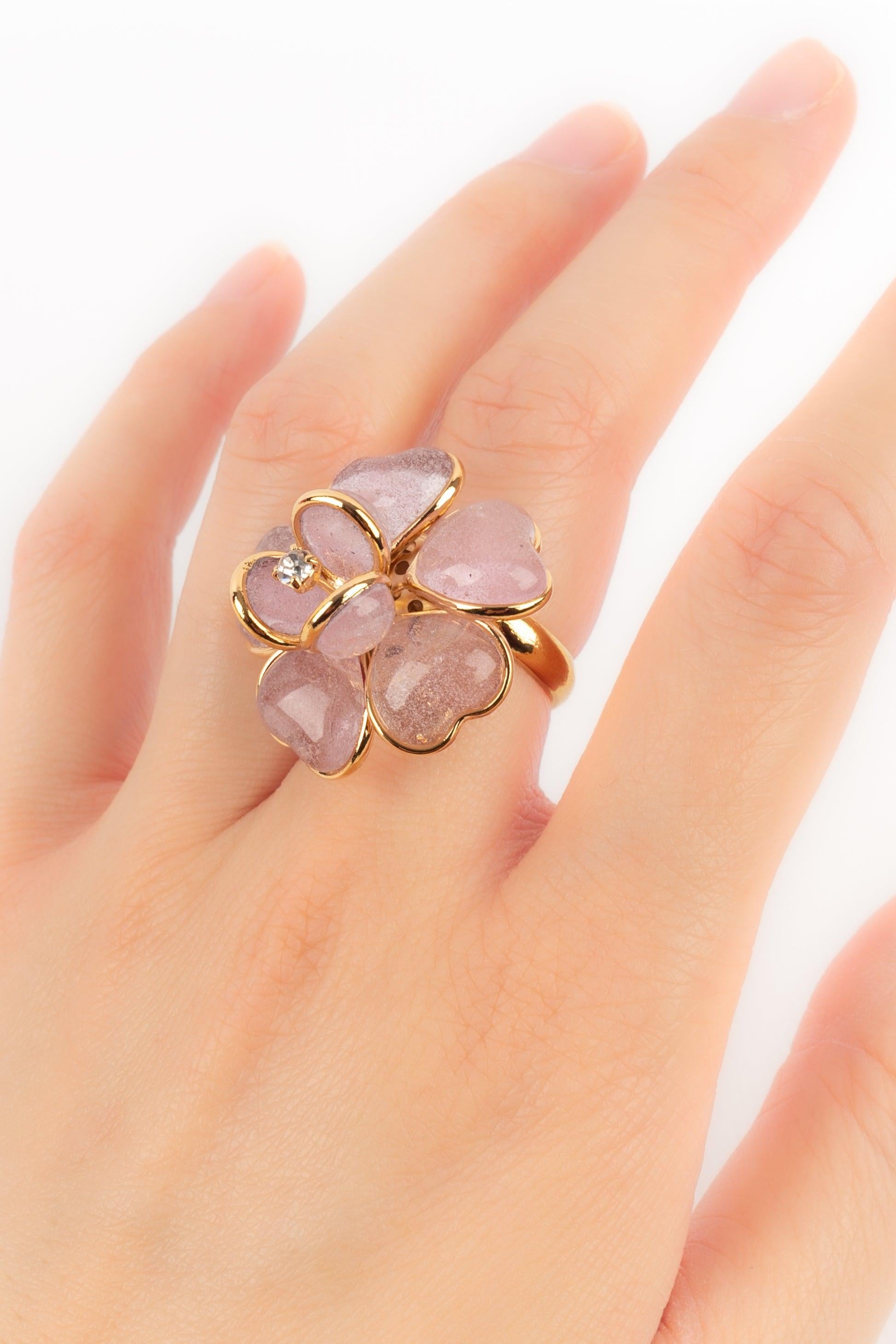AUGUSTINE - (Made in France) Goldener Metallring mit rosa Glaspaste.

Zusätzliche Informationen:
Zustand: Sehr guter Zustand
Abmessungen: Einstellbare Größe

SKU:BG47
