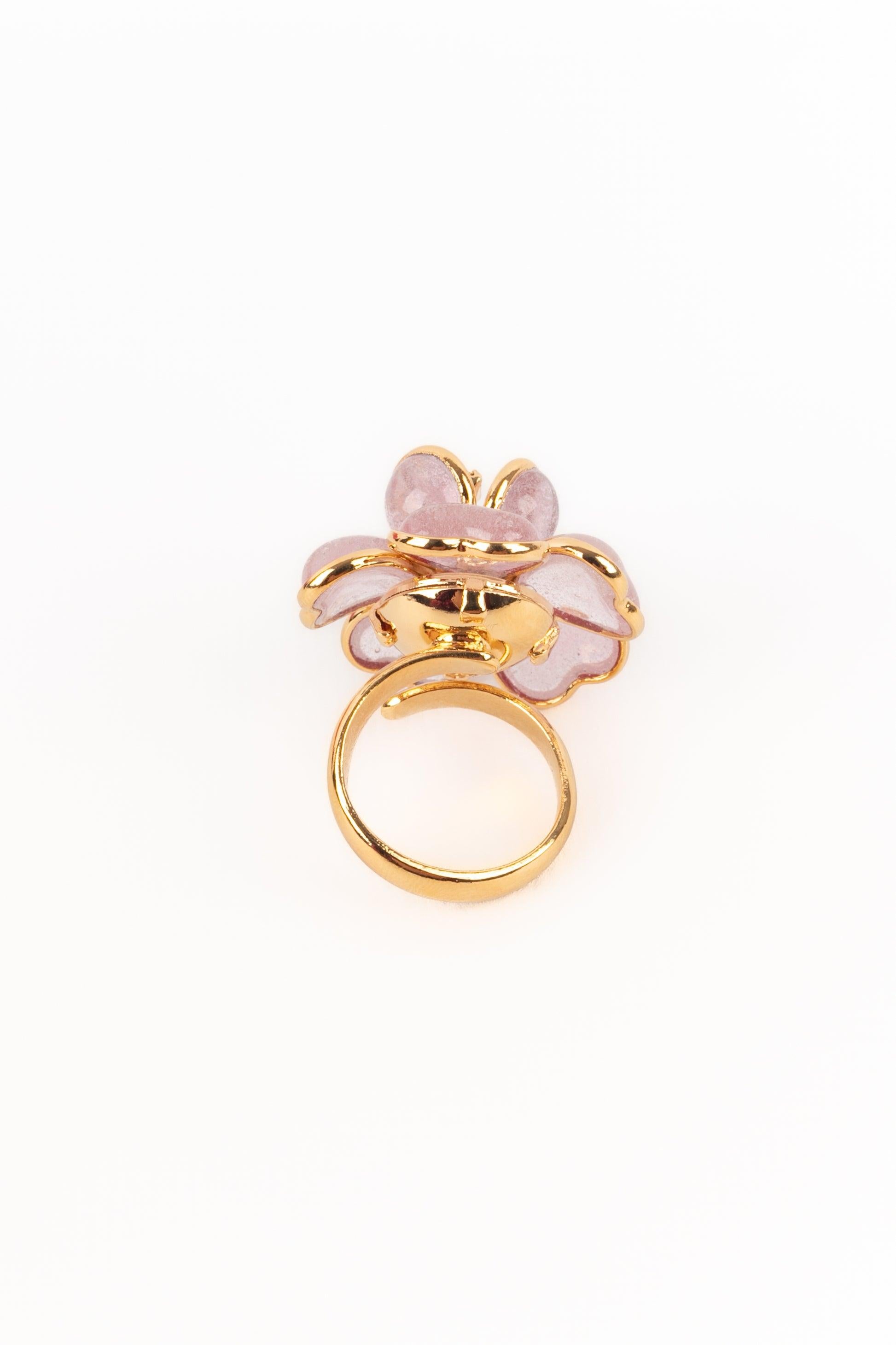 Augustine Goldener Metallring in Rosa mit rosa im Angebot 2