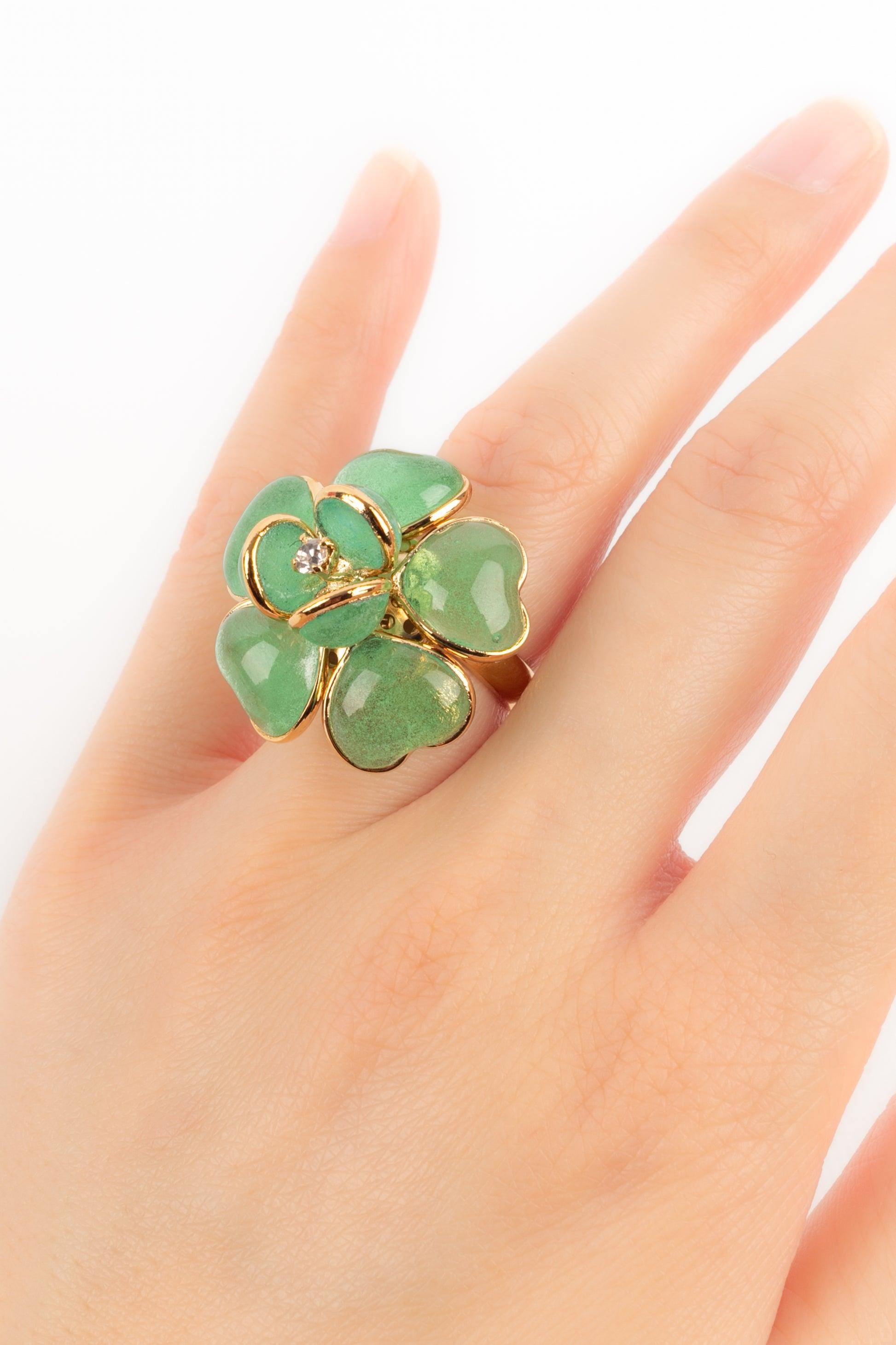 Augustine - (Made in France) Golden metal ring with transparent green glass paste.

Additional information:
Condition: Very good condition
Dimensions: Adjustable size

Seller Reference: BG6