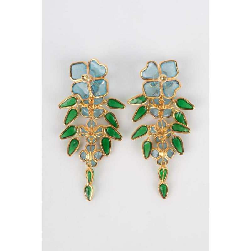 Augustine  - Golden metal earrings with blue glass paste.

Additional information:
Condition: Very good condition
Dimensions: Length: 9 cm

Seller Reference: BO306