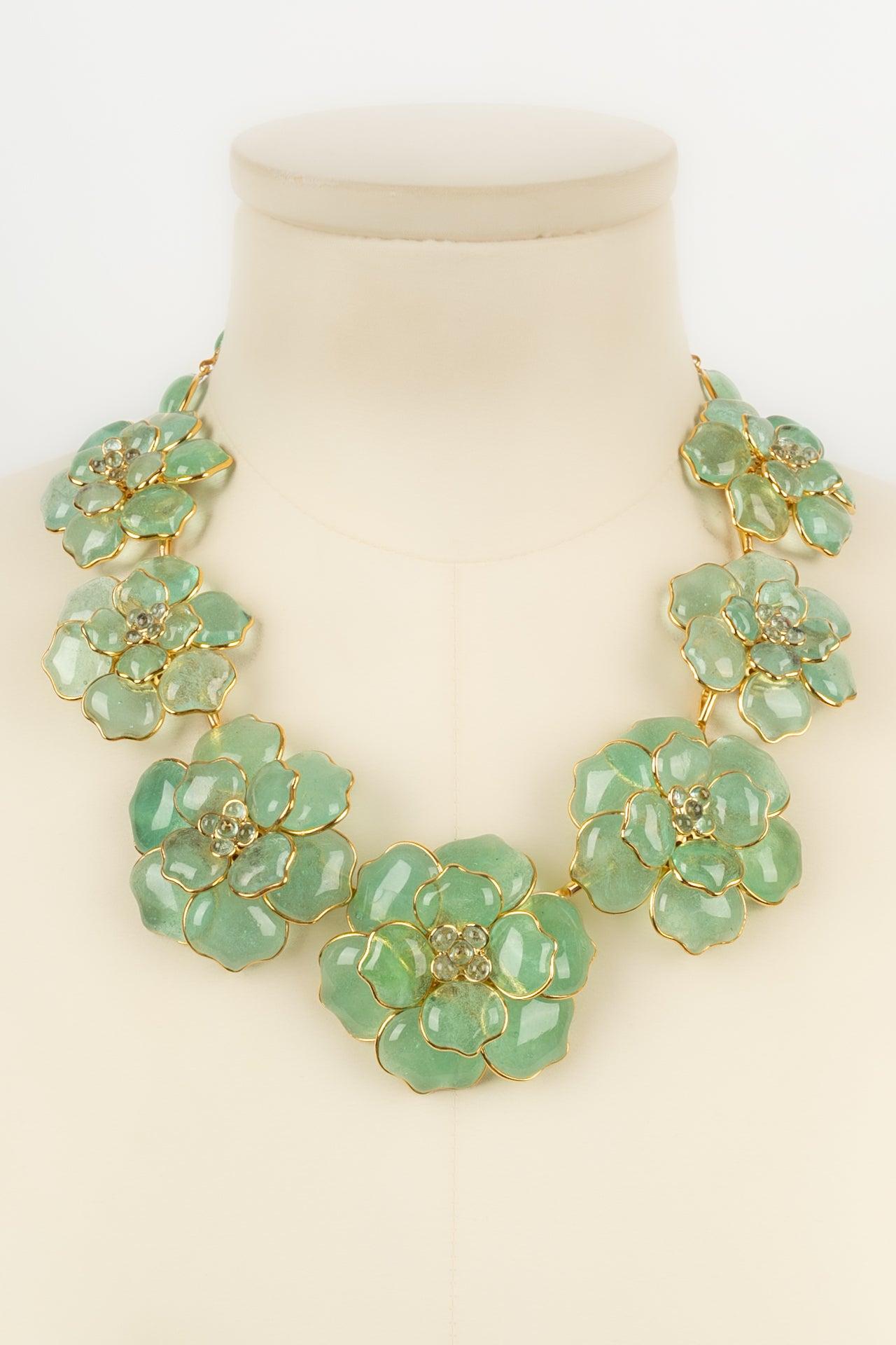 Augustine Green Necklace in Gold Metal and Glass Paste In Excellent Condition In SAINT-OUEN-SUR-SEINE, FR