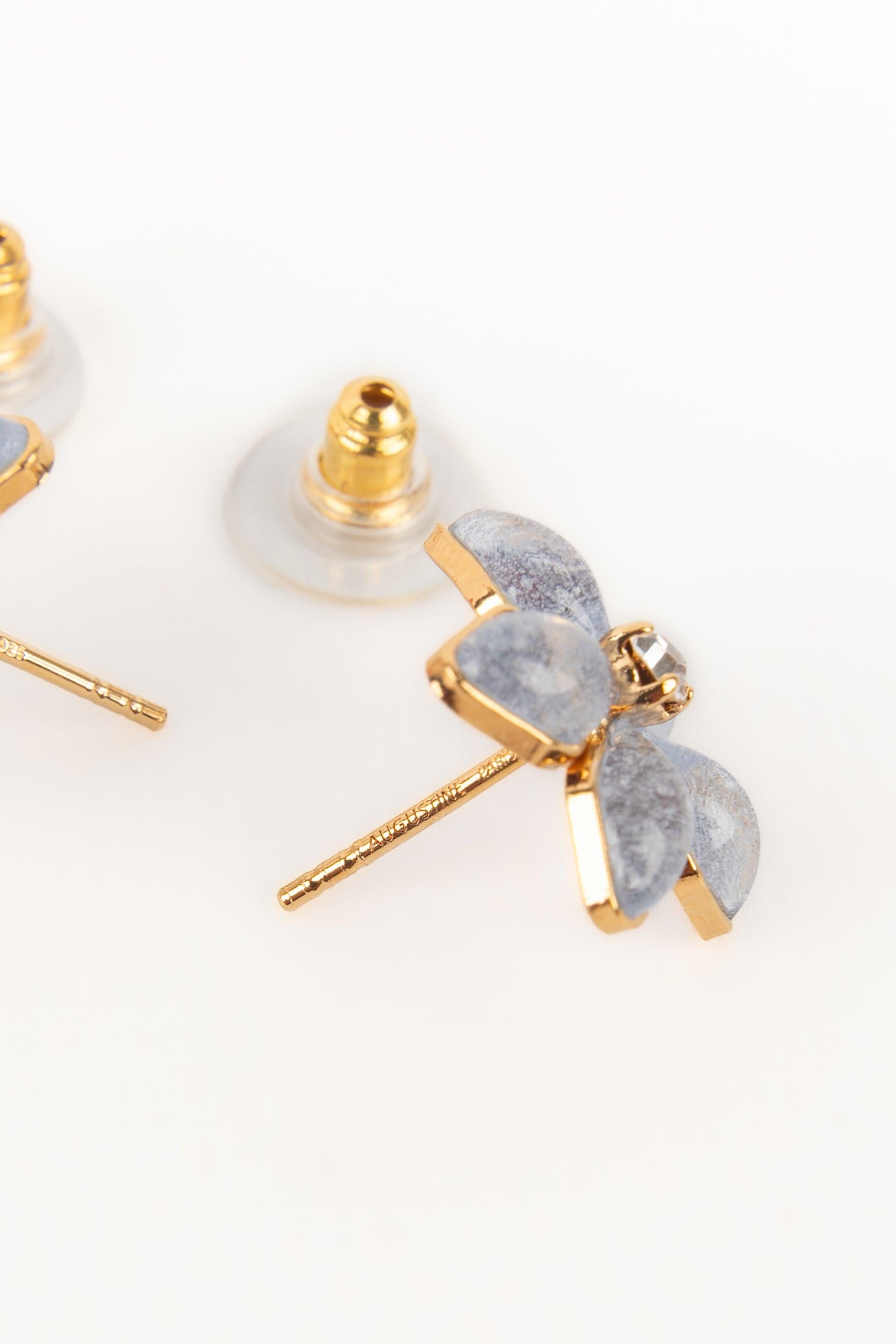 Augustine Grau-blaue goldene Metallohrringe im Angebot 1