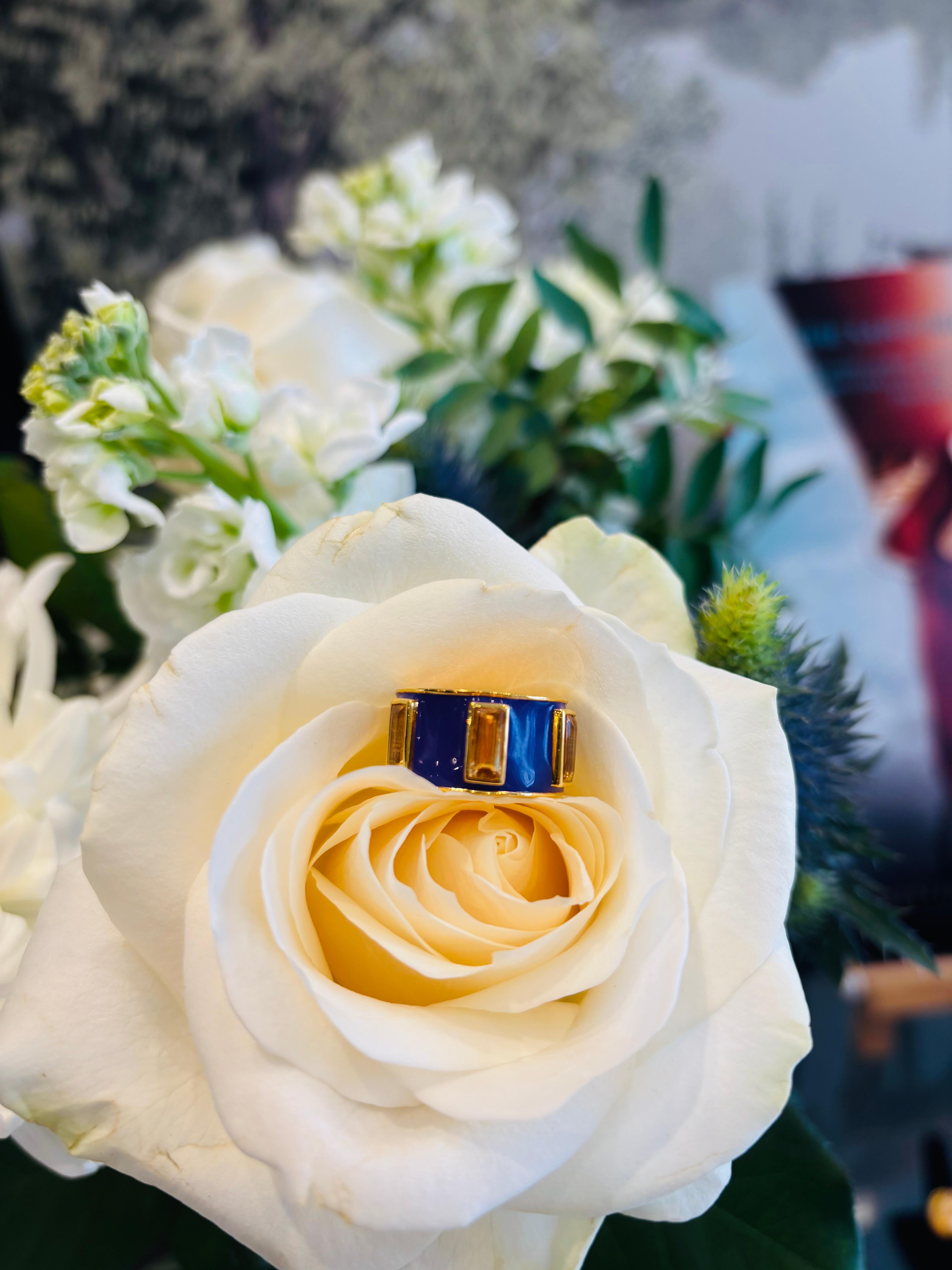 En vente :  Augustine Jewell Bague tambour en citrine et émail violet 6