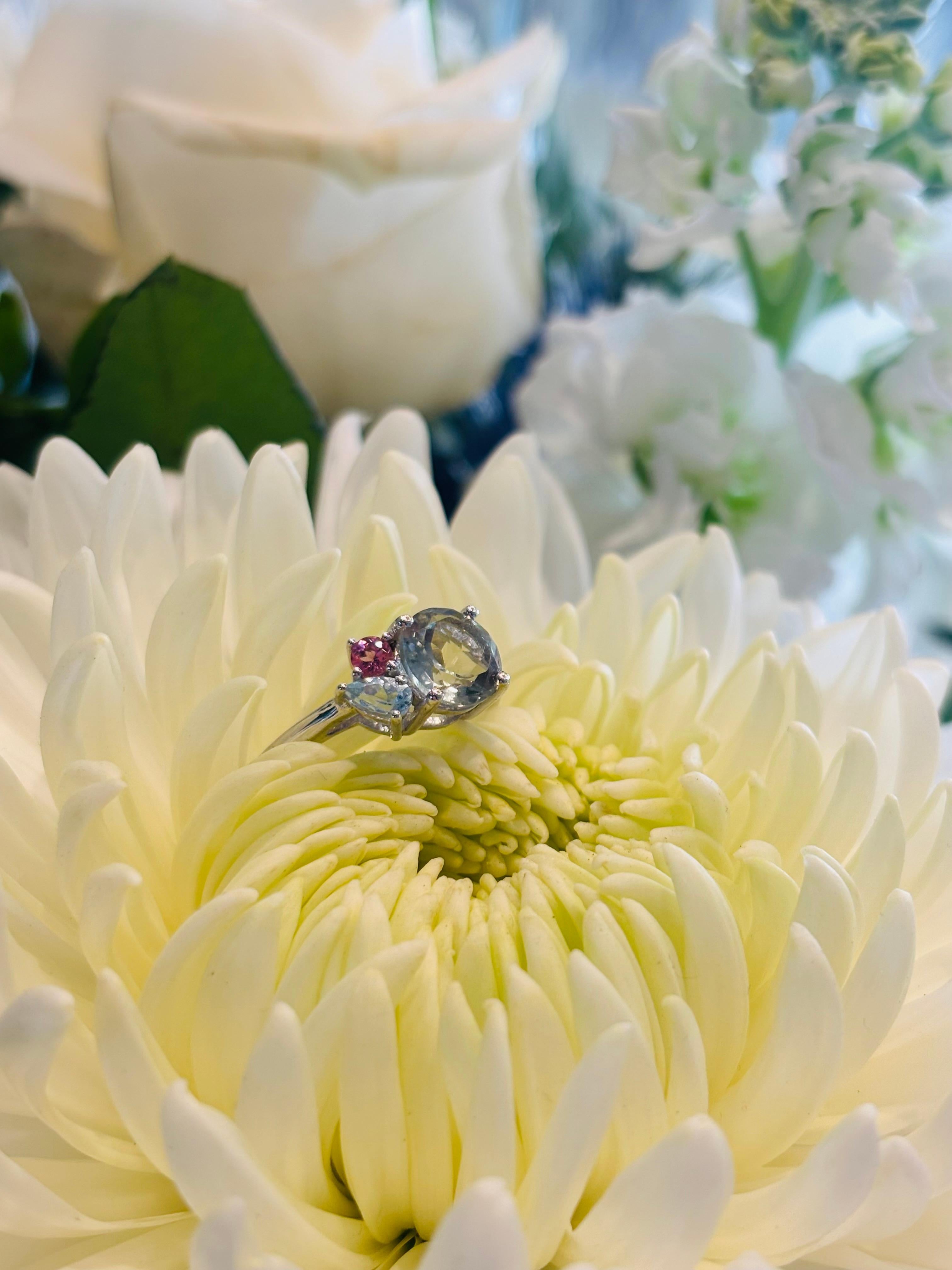 Augustine Jewels Bague à grappes d'améthyste verte en vente 2