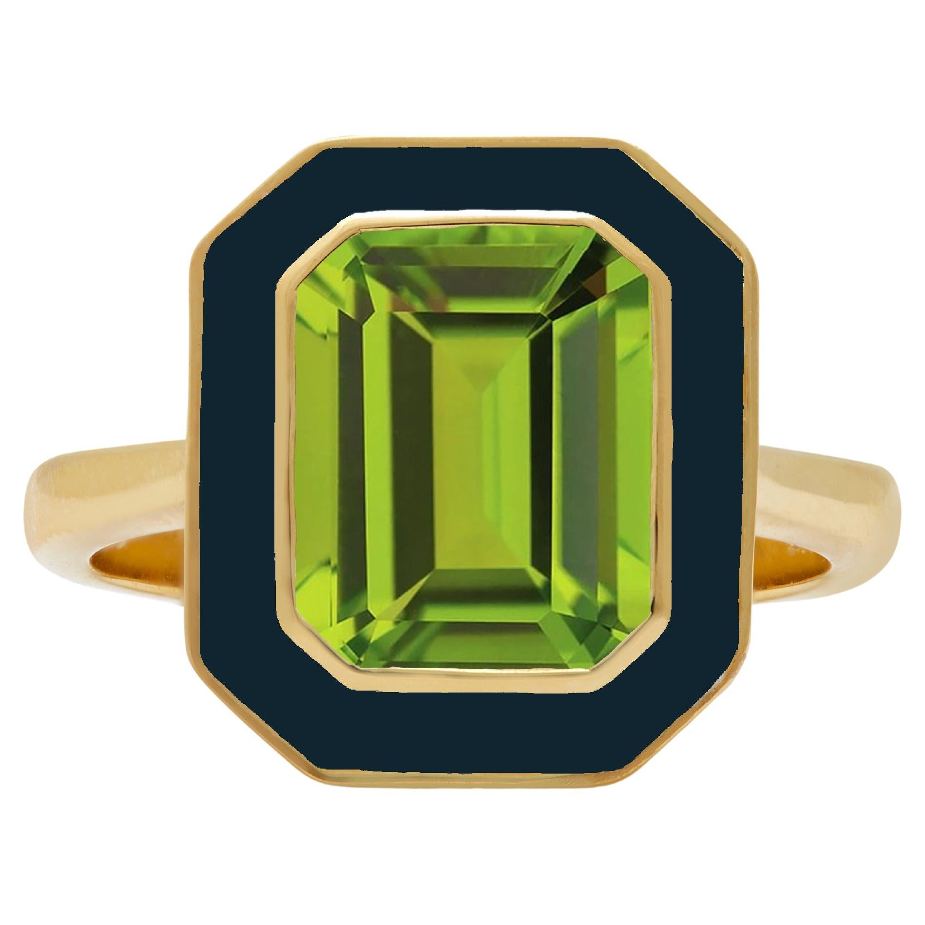 En venta: Anillo de cóctel Augustine Jewels Peridoto y esmalte azul marino