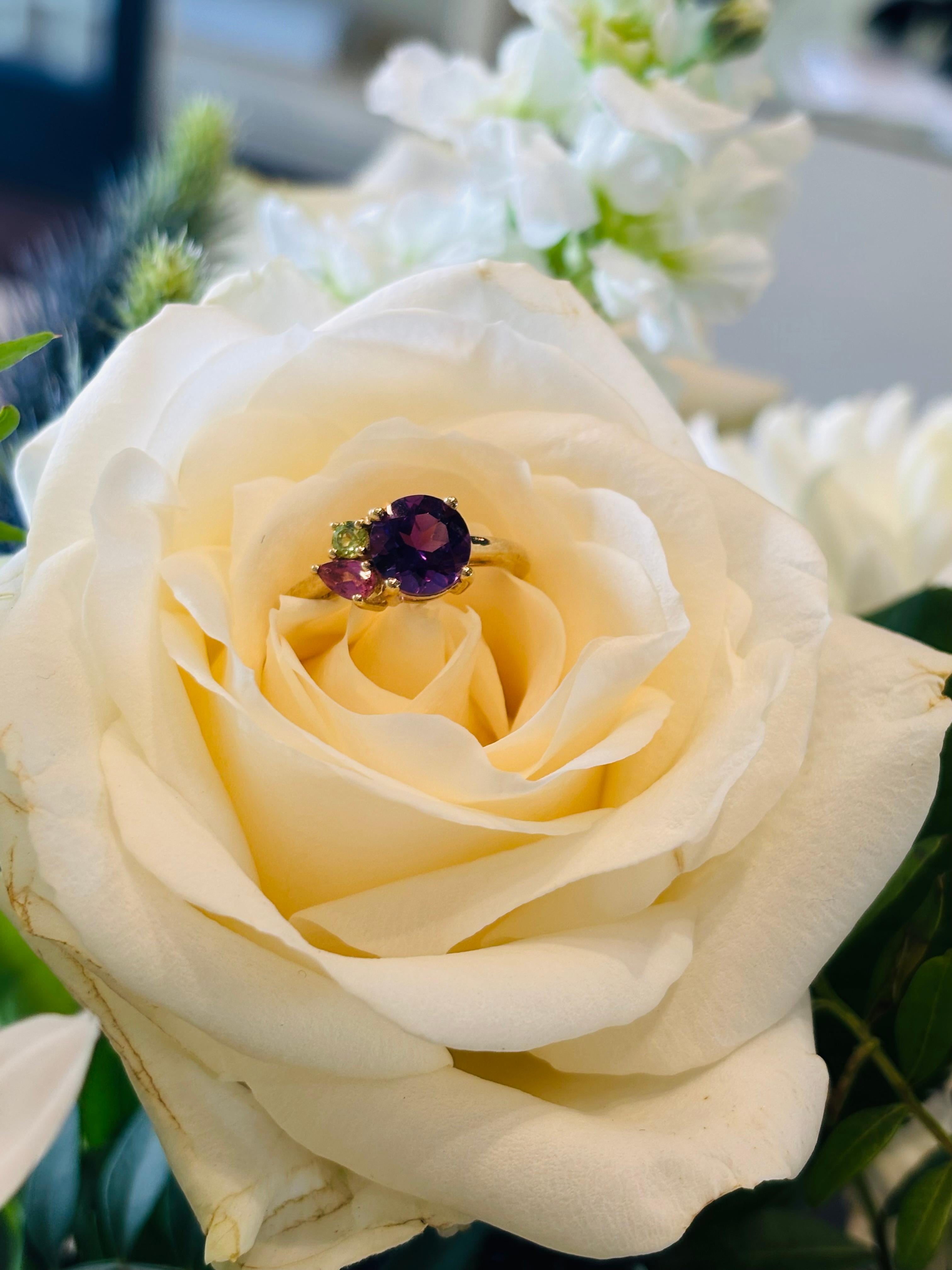 Augustine Jewels, bague grappe d'améthystes violettes en vente 1