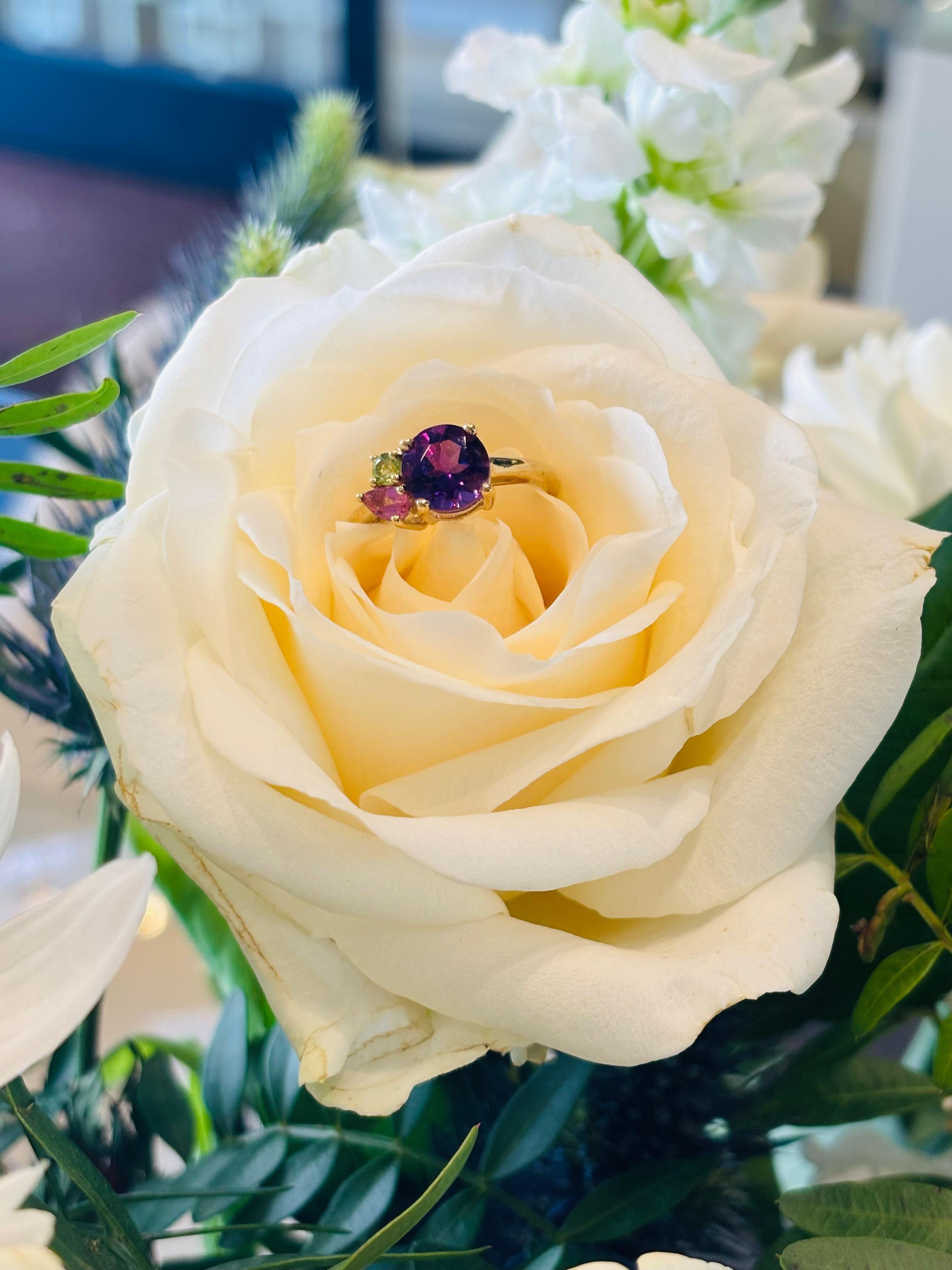 Augustine Jewels, bague grappe d'améthystes violettes en vente 3