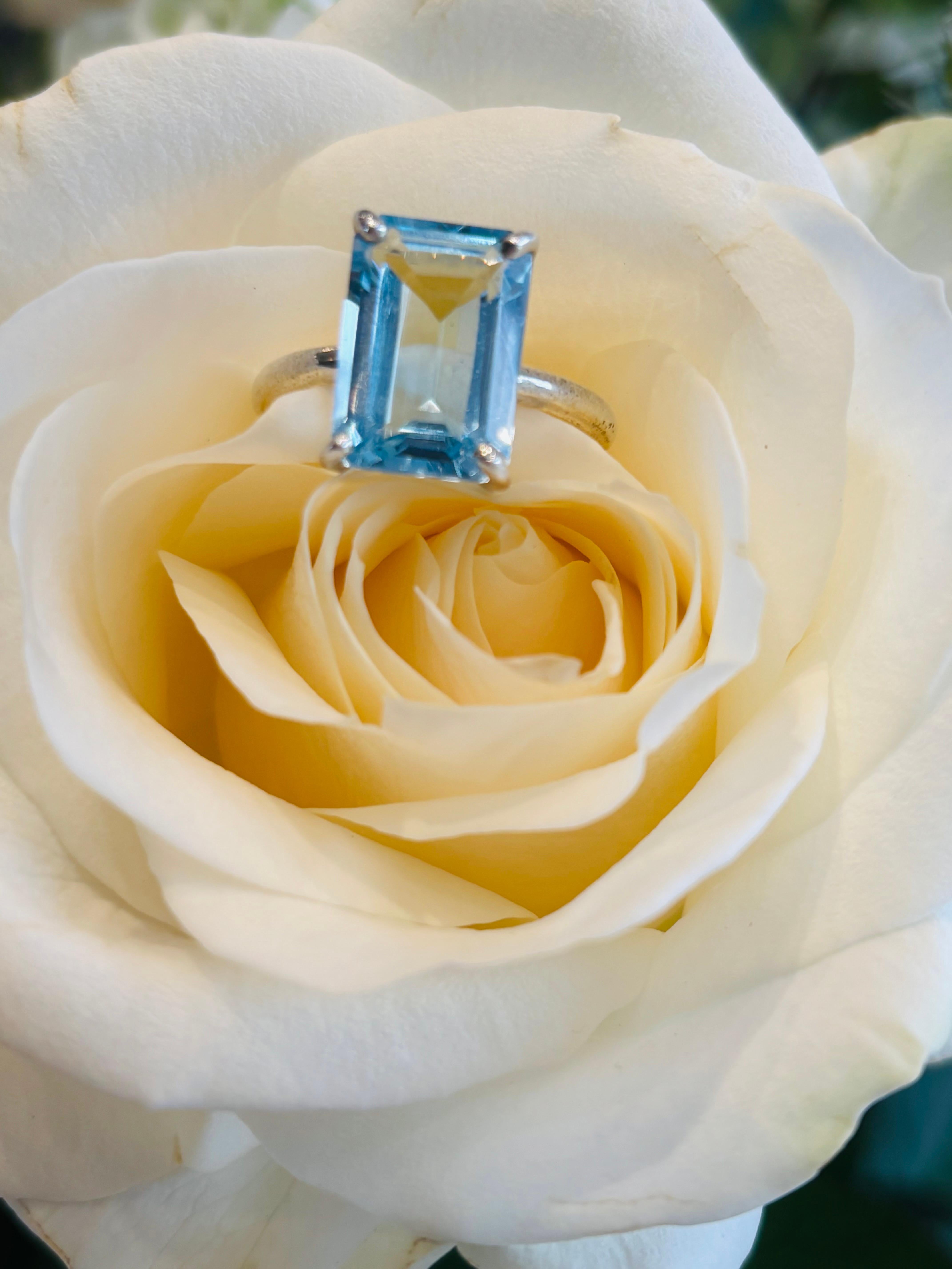 Im Angebot: Augustine Jewels Weißgold Aquamarin-Cocktailring () 5