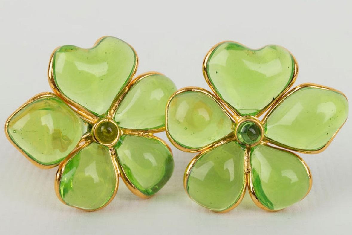 Women's Augustine Light Green Glass Paste Clip Earrings  For Sale