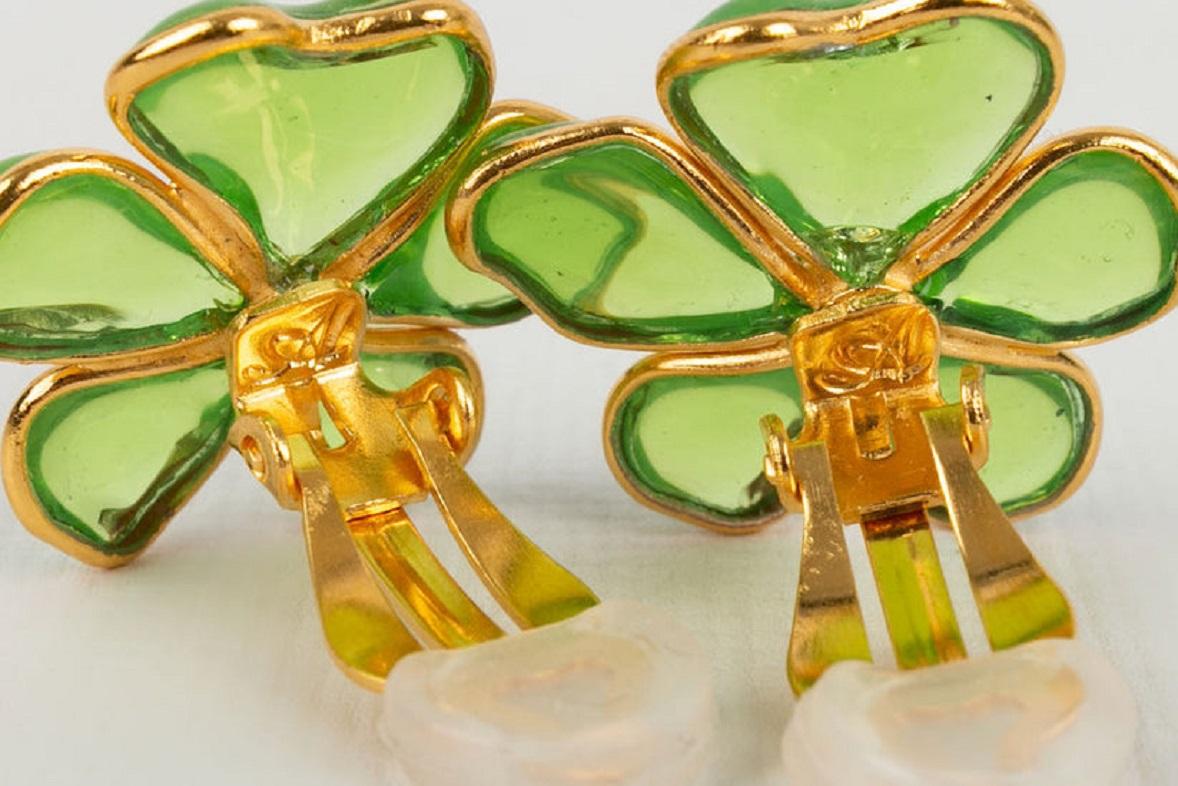 Augustine Light Green Glass Paste Clip Earrings For Sale 2