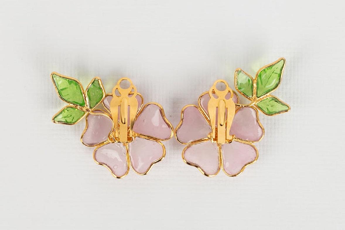 Augustine Light Pink Glass Paste and Rhinestone Clip Earrings In Excellent Condition For Sale In SAINT-OUEN-SUR-SEINE, FR