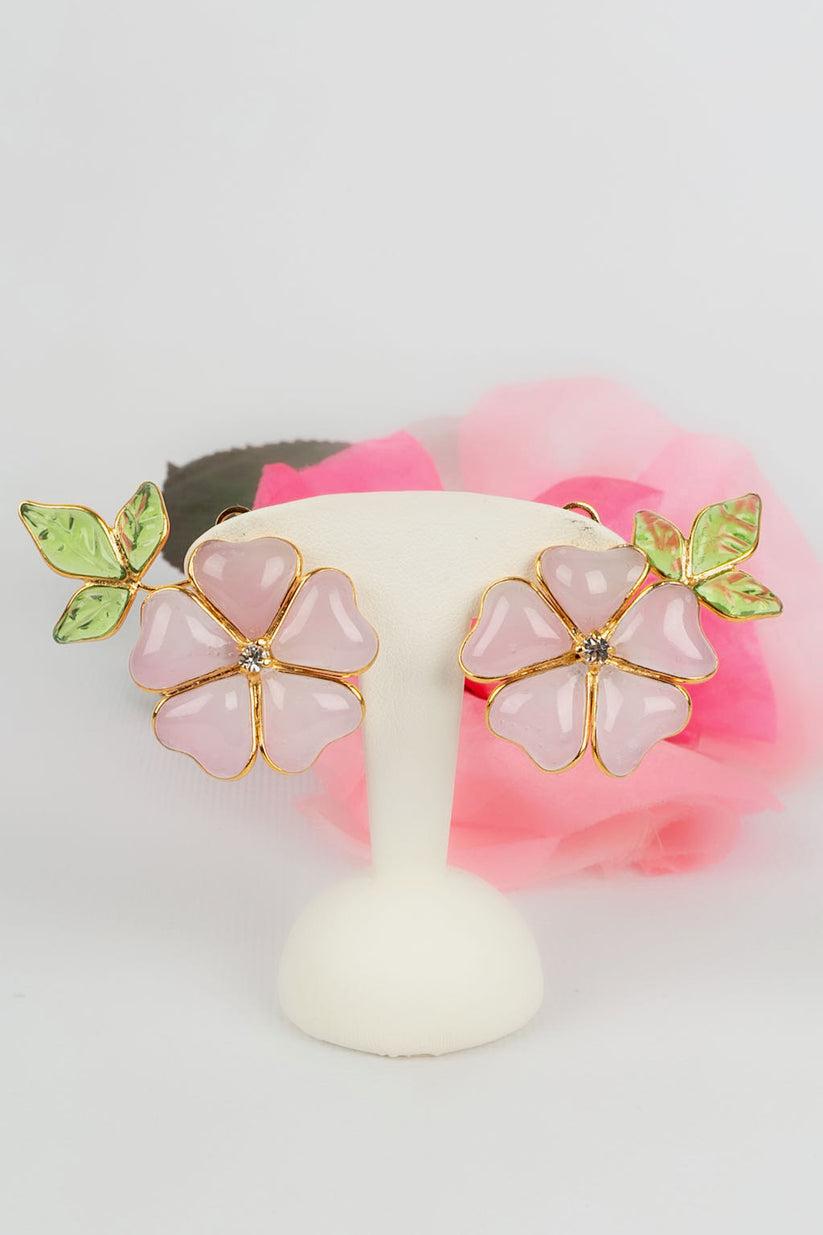 Augustine Light Pink Glass Paste and Rhinestone Clip Earrings For Sale 2