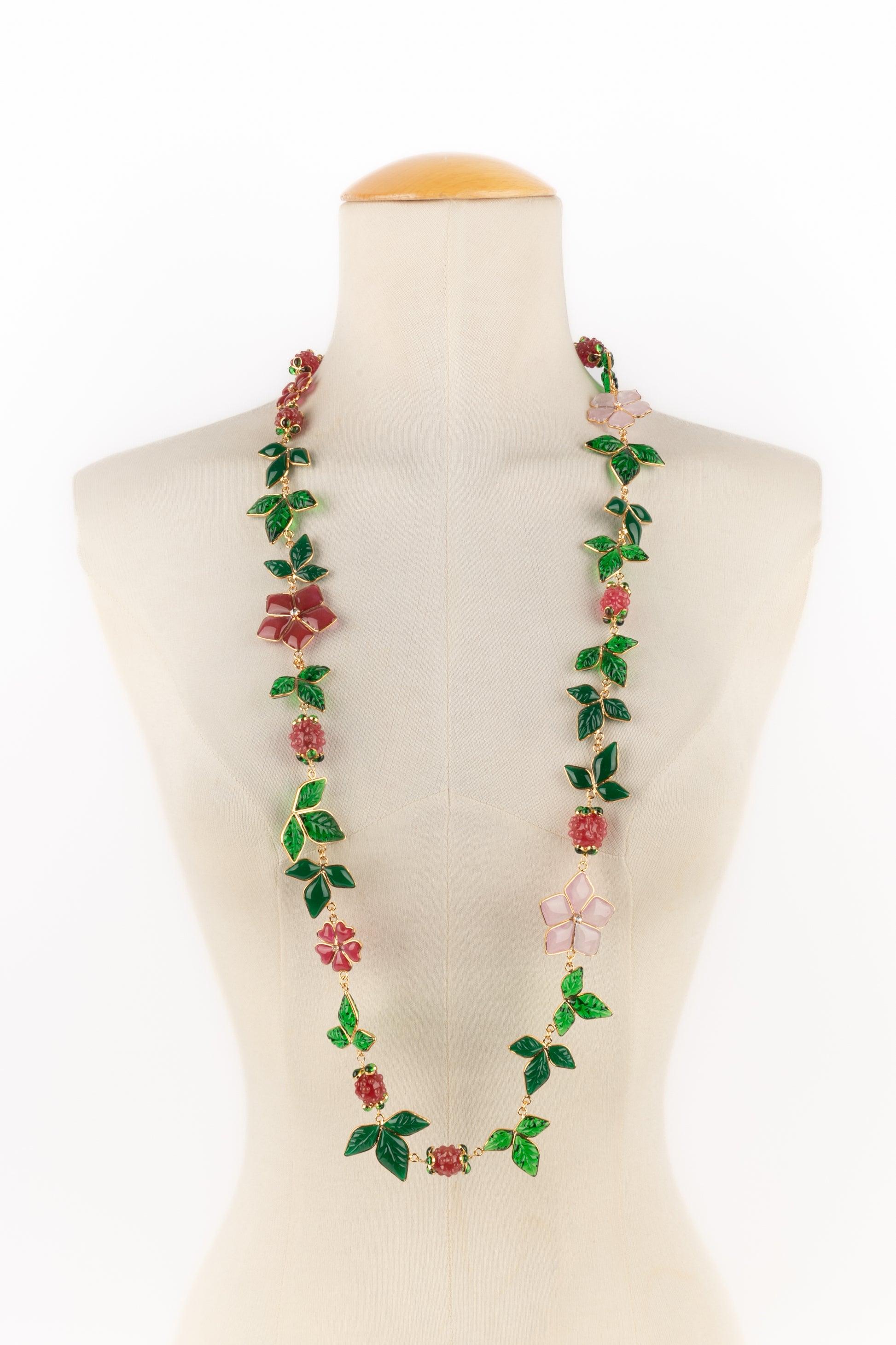 Donna Augustine - Collana lunga di lamponi in metallo dorato in vendita