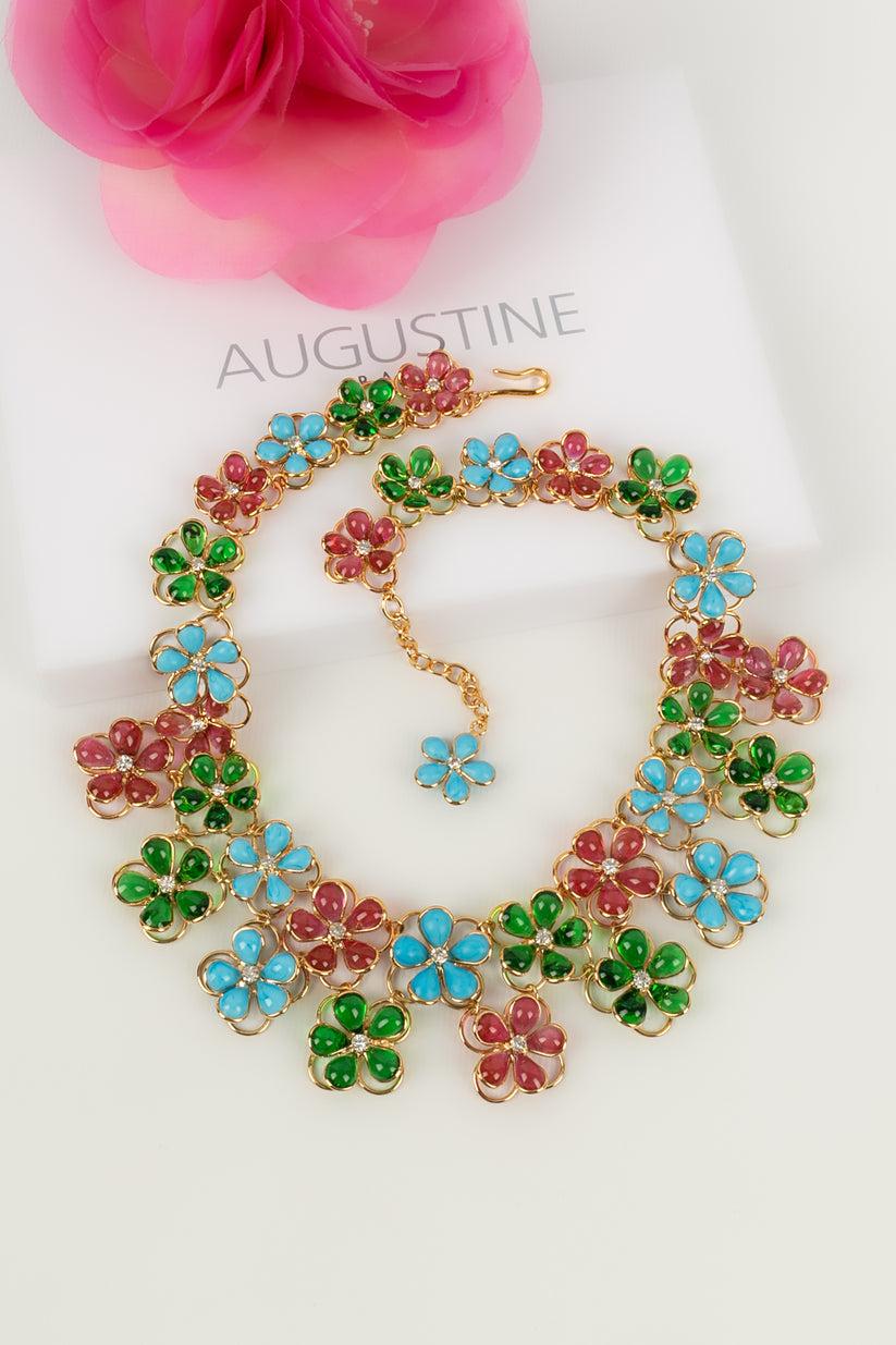 Augustine Necklace in Gold Metal and Glass Paste Flowers  For Sale 5