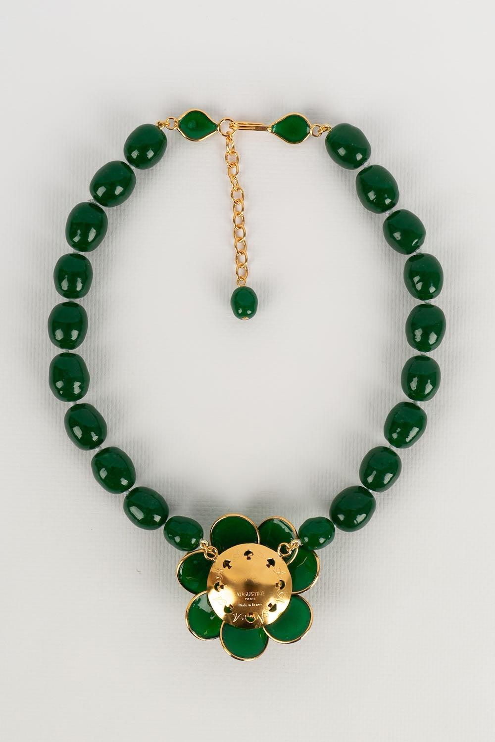 Augustine Necklace in Gold Metal and Green Glass Paste In Excellent Condition For Sale In SAINT-OUEN-SUR-SEINE, FR