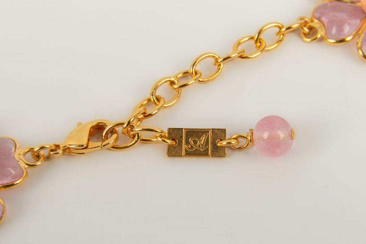 Augustine Necklace in Gold Metal and Pink Glass Paste Flowers For Sale 2