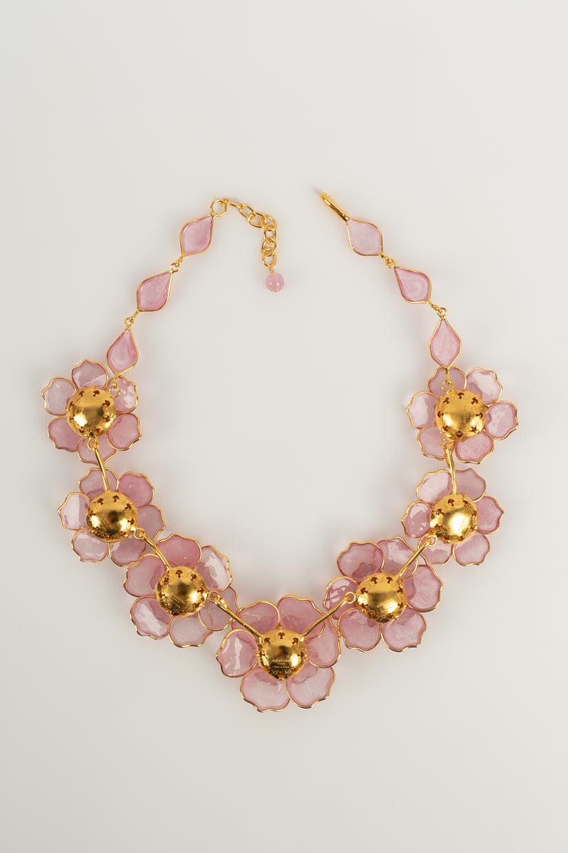 Augustine Pink Necklace in Gold Metal and Glass Paste For Sale 3