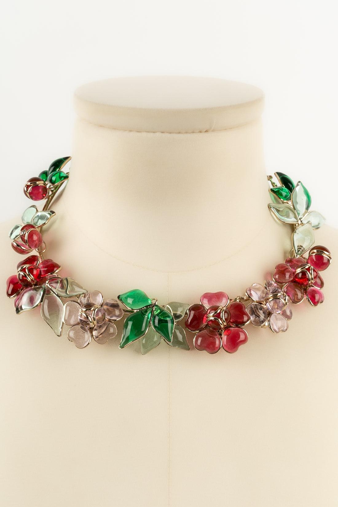 Augustine - (Made in France) Necklace in silver-plated metal and glass paste representing flowers in pink and green tones.

Additional information:
Condition: Very good condition
Dimensions: Length: from 38.5 cm to 44.5 cm

Seller Reference: BC27