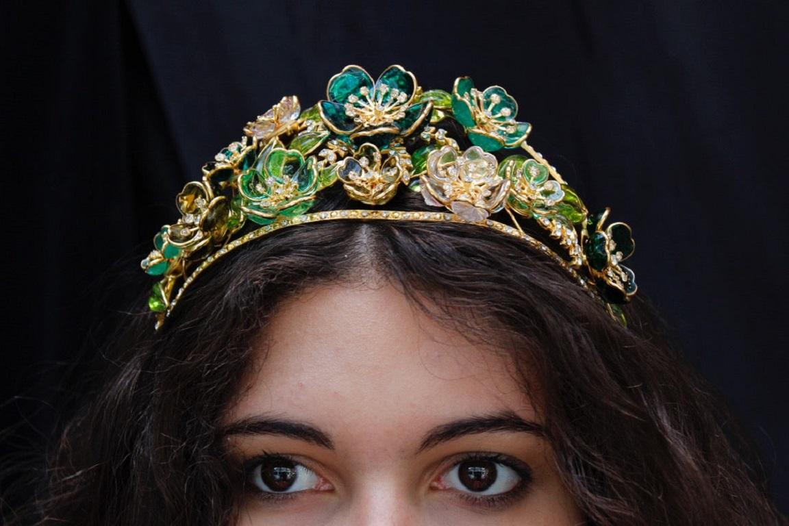 Augustine Tiara in Gilded Metal and Glass Paste For Sale 4