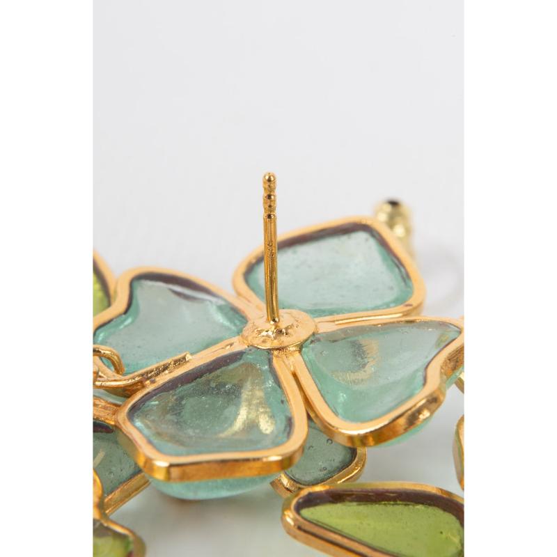 Augustine with Light Blue Glass Paste Earrings For Sale 2