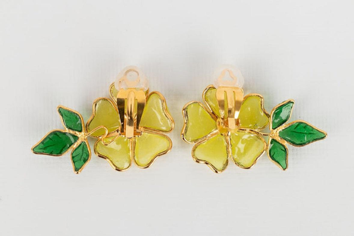 Augustine Yellow Glass Paste and Rhinestone Clip Earrings In Excellent Condition For Sale In SAINT-OUEN-SUR-SEINE, FR