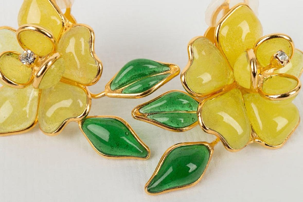 Augustine Yellow Glass Paste and Rhinestones Earrings In Excellent Condition For Sale In SAINT-OUEN-SUR-SEINE, FR