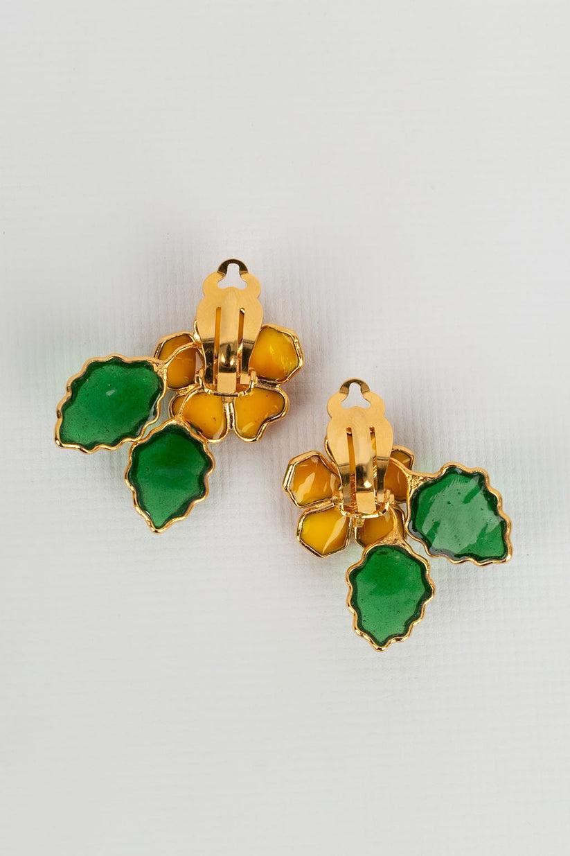 Augustine Yellow Paste Glass Clip Earrings In Excellent Condition For Sale In SAINT-OUEN-SUR-SEINE, FR