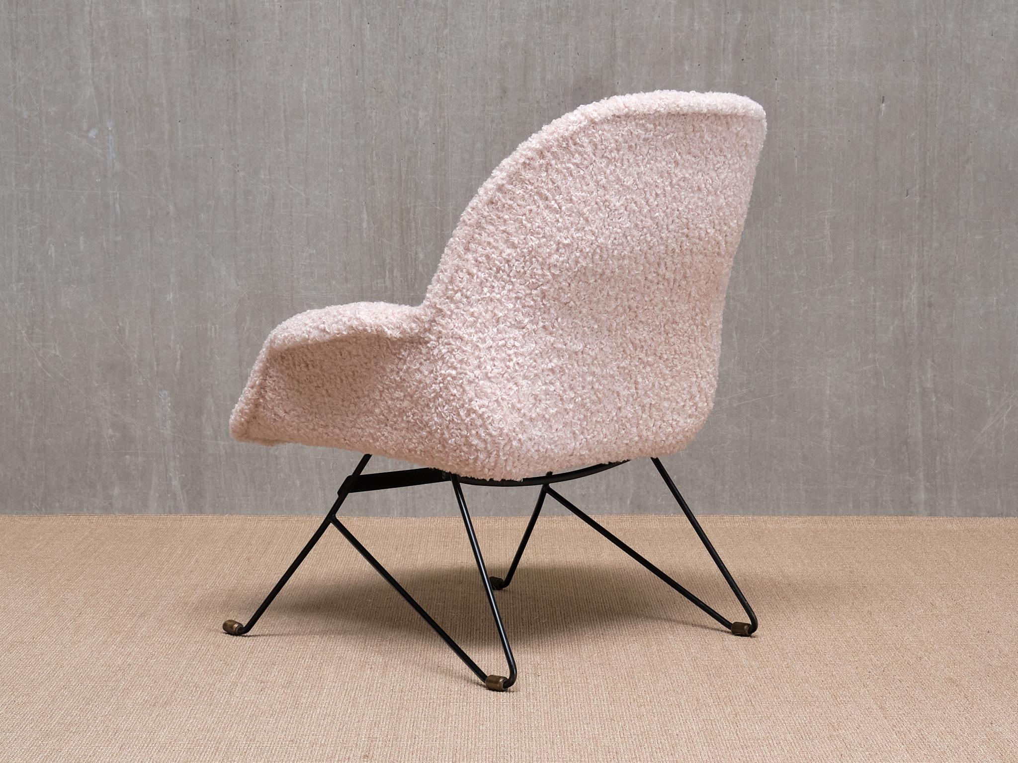 Augusto Bozzi Attributed Armchair in Nude White Bouclé, Saporiti, Italy, 1950s For Sale 4