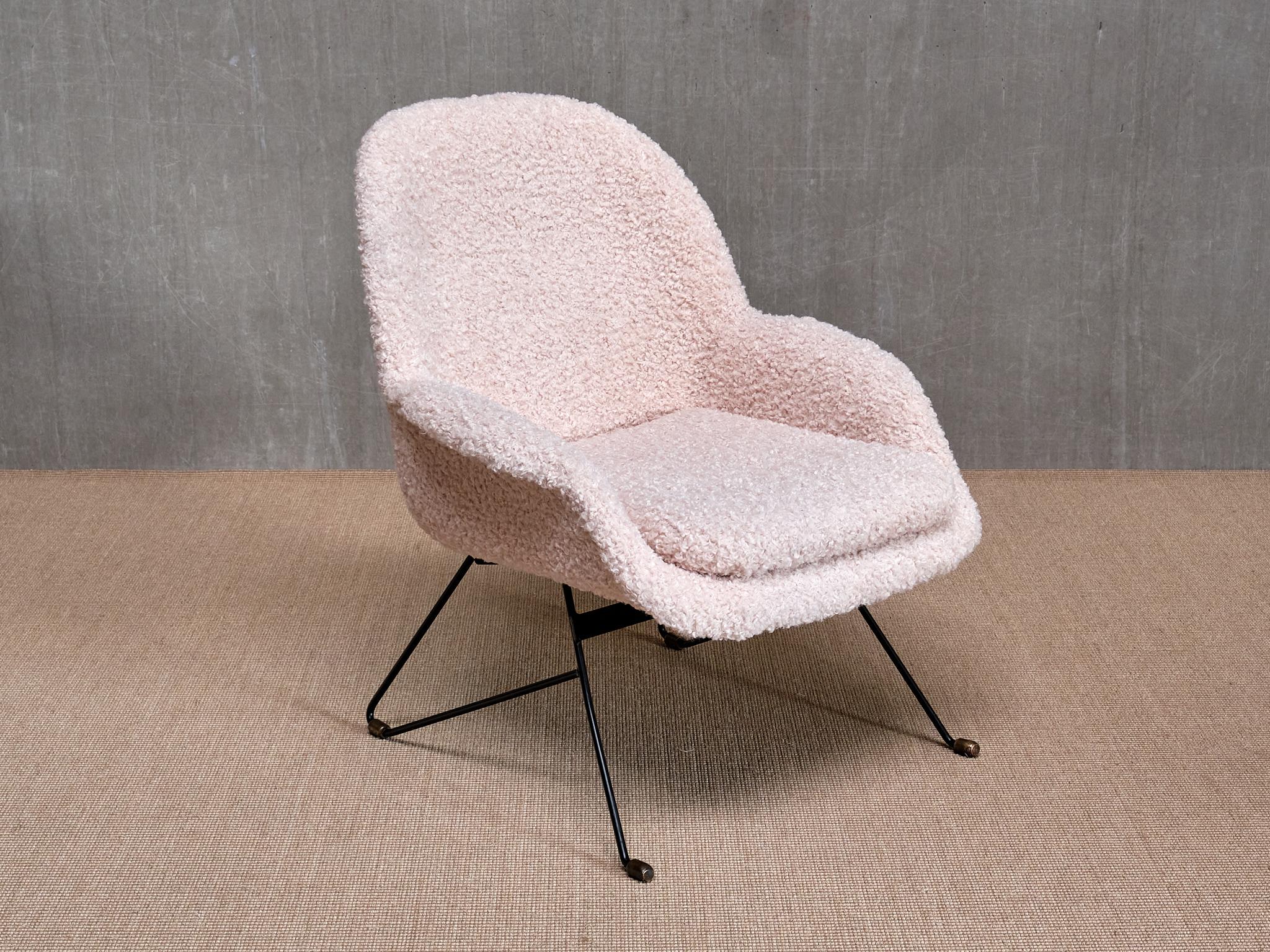Mid-20th Century Augusto Bozzi Attributed Armchair in Nude White Bouclé, Saporiti, Italy, 1950s For Sale