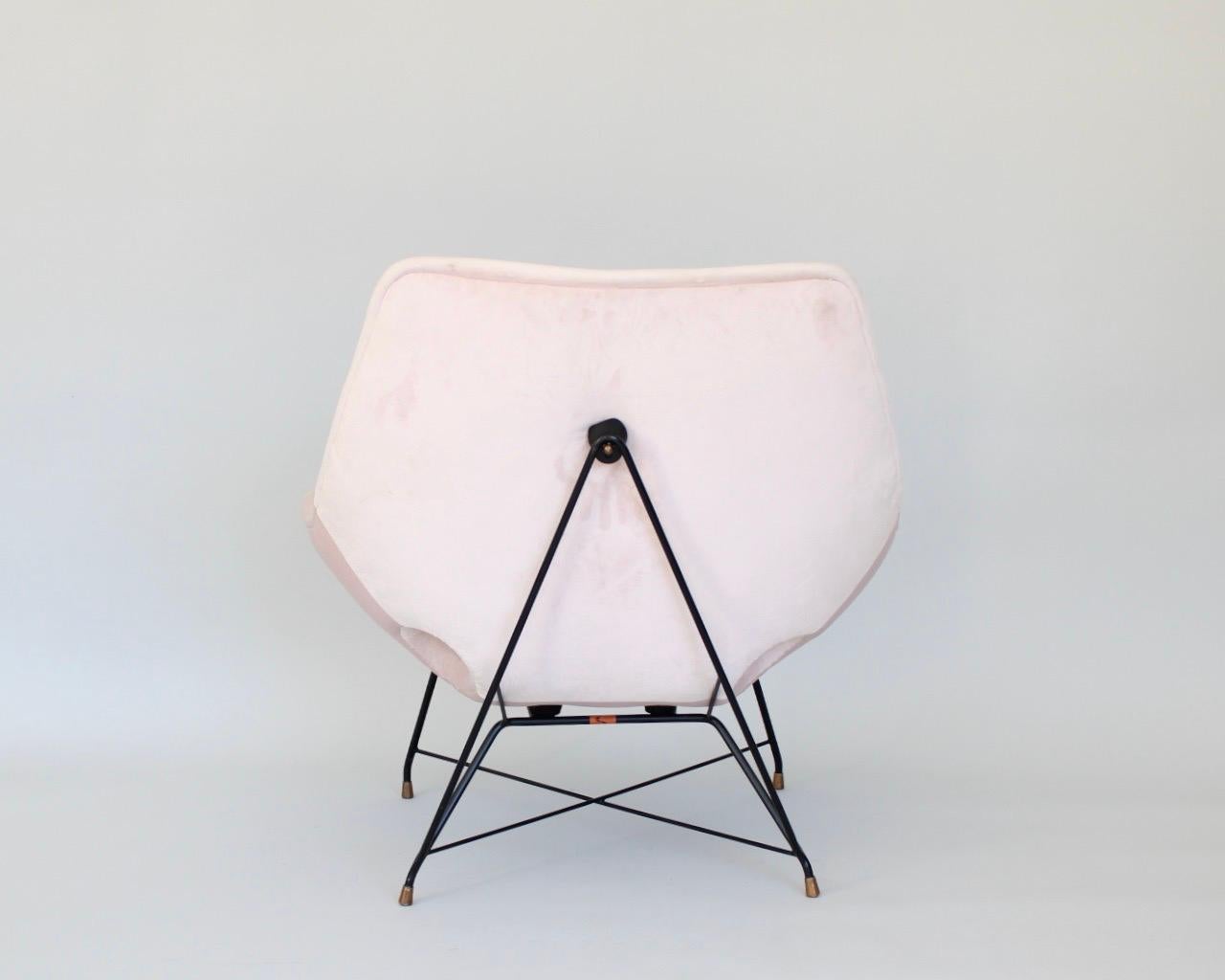 Augusto Bozzi for Saporiti Pair of Italian Lounge Chairs Model Kosmos For Sale 7