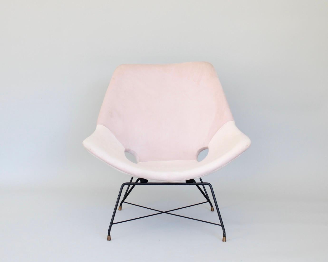 Mid-20th Century Augusto Bozzi for Saporiti Pair of Italian Lounge Chairs Model Kosmos For Sale