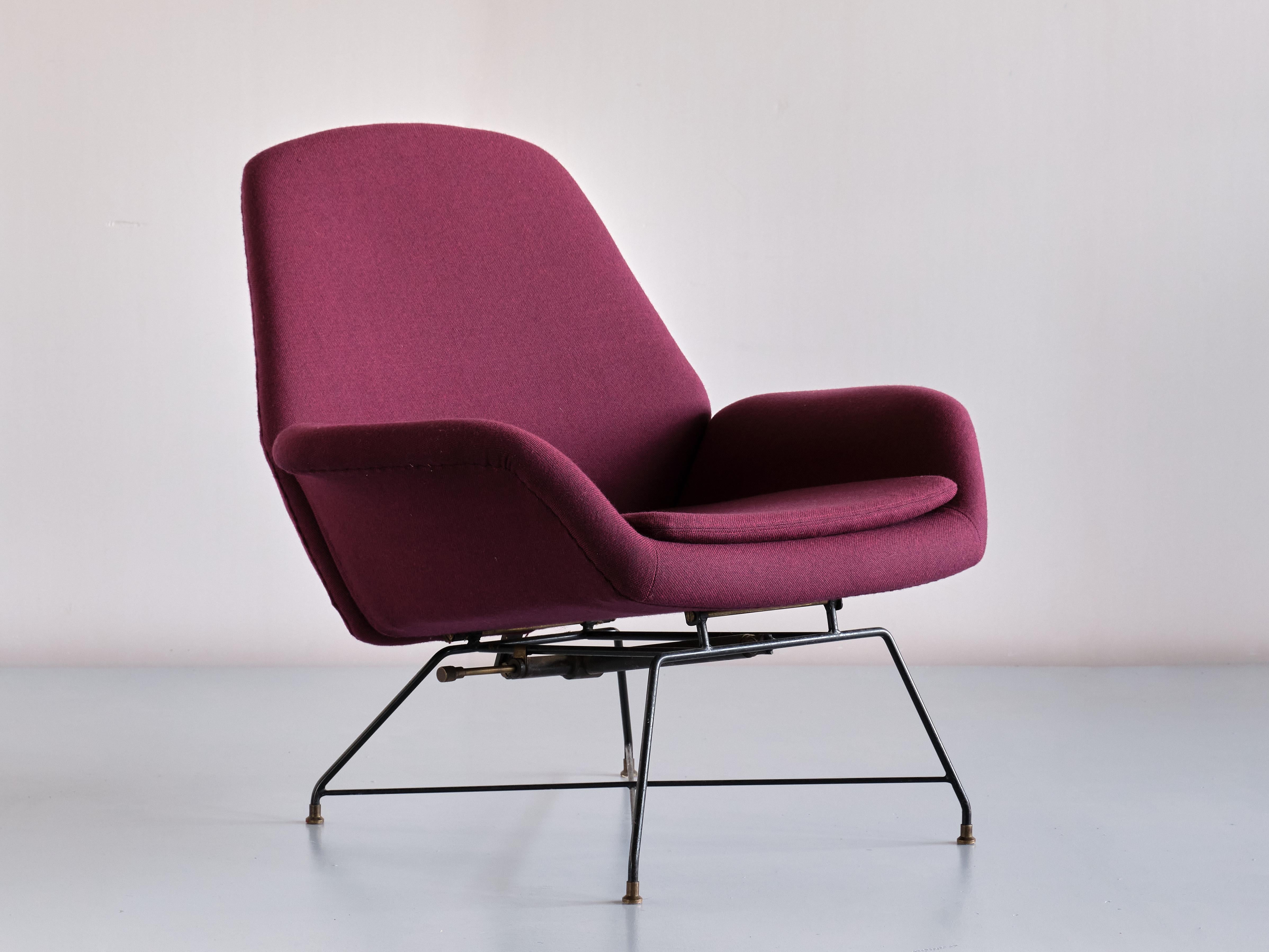 Mid-Century Modern Augusto Bozzi 'Lotus' Adjustable Lounge Chair, Saporiti, Italy, 1960s For Sale