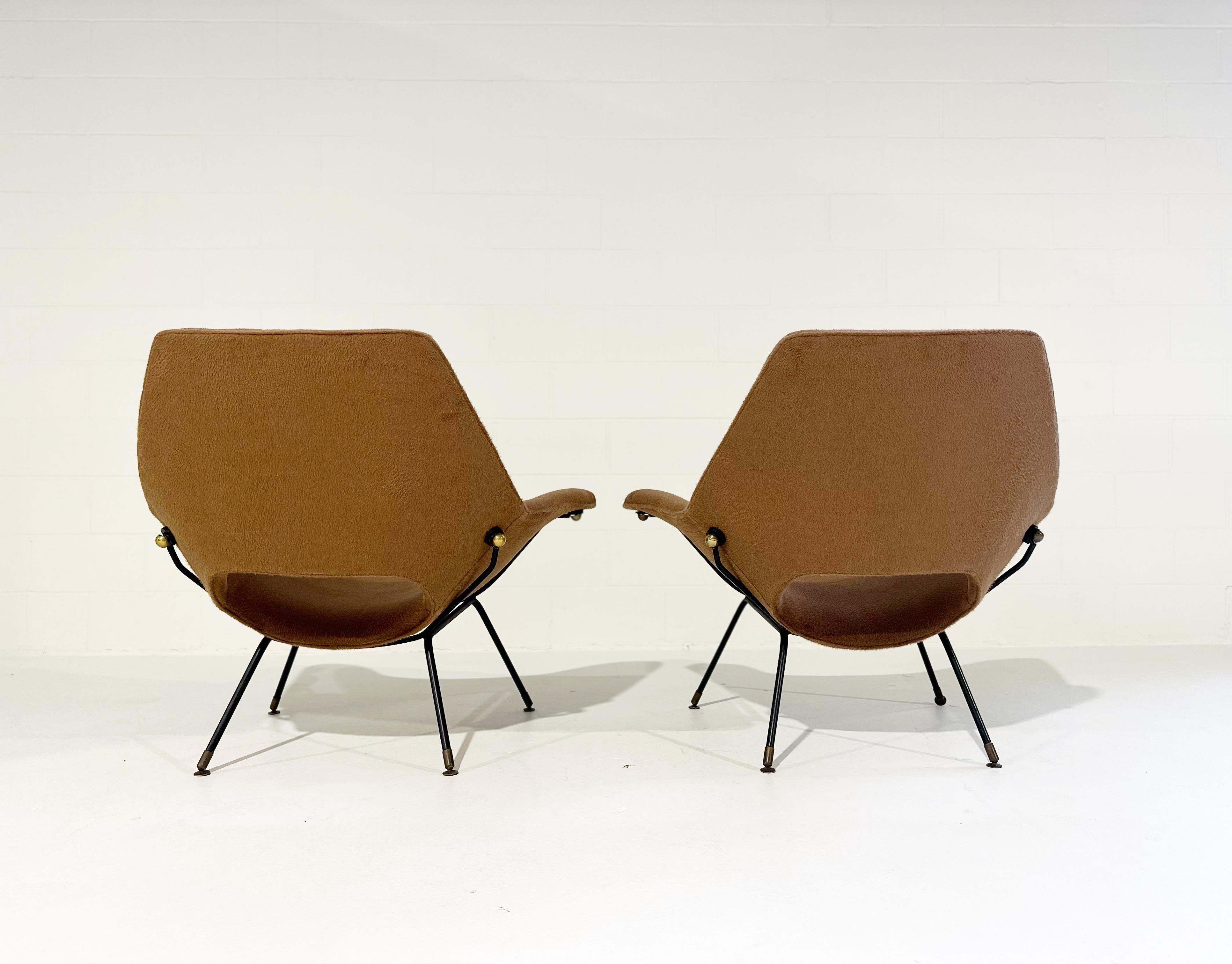 Milieu du XXe siècle Paire de fauteuils de salon Augusto Bozzi en tissu Inata Alpaca en vente