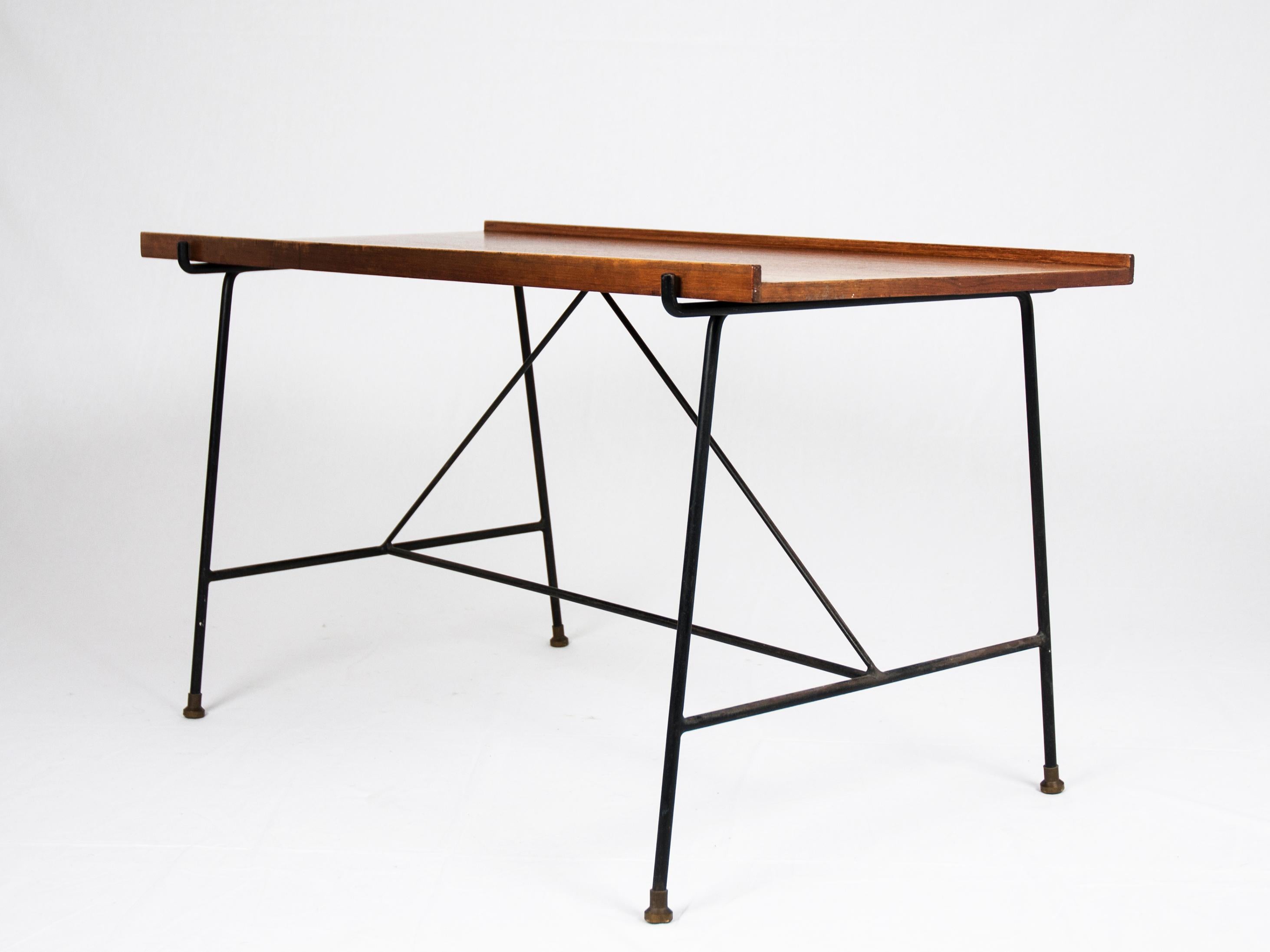 Augusto Bozzi Midcentury Compasso d'Oro Awarded Coffee Table for Saporiti, 1955 In Good Condition For Sale In Milan, Italy