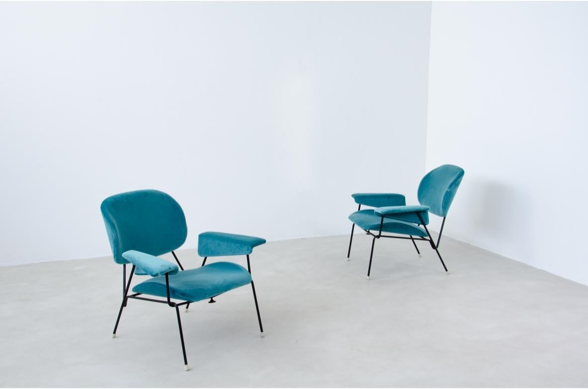 Augusto Bozzi, paire de fauteuils avec structure en fer et tissu rembourré.
Saporiti Italia, années 1960.

76x70xh38/76 cm