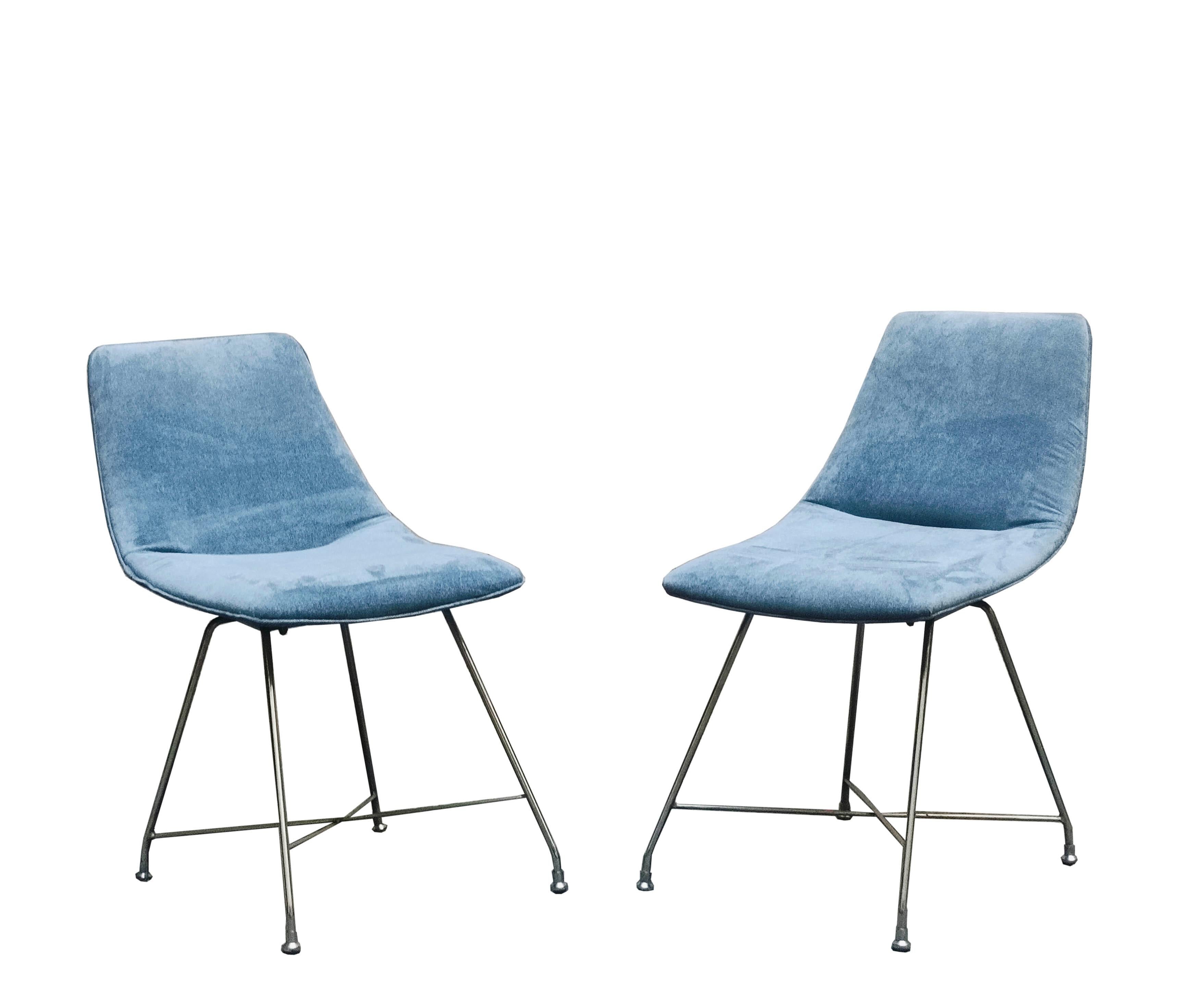 Set di due sedie italiane modello 