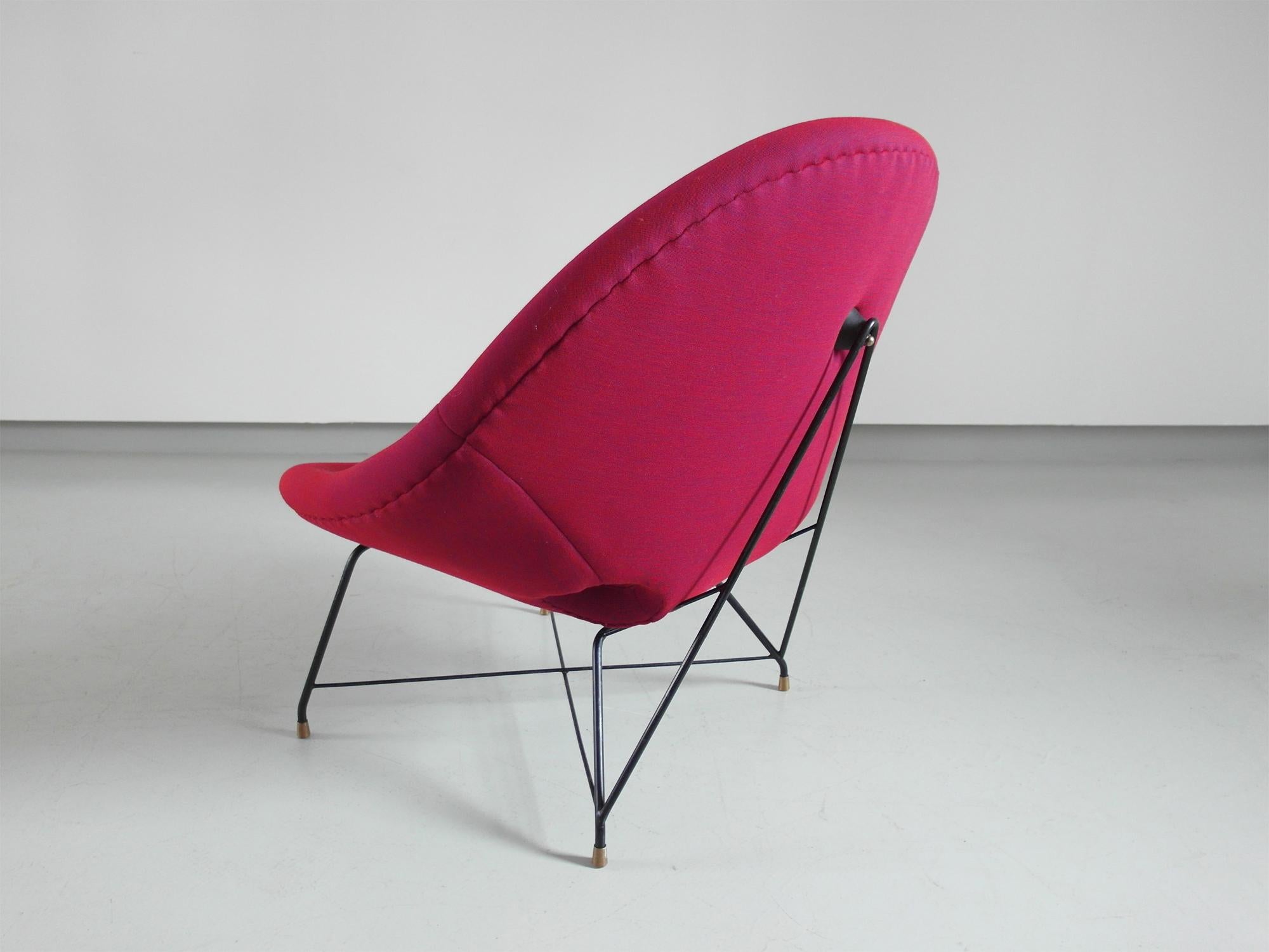 Mid-20th Century Pair of Cosmos Chairs in Ruby red/ Raspberry red by Augusto Bozzi for Saporiti For Sale