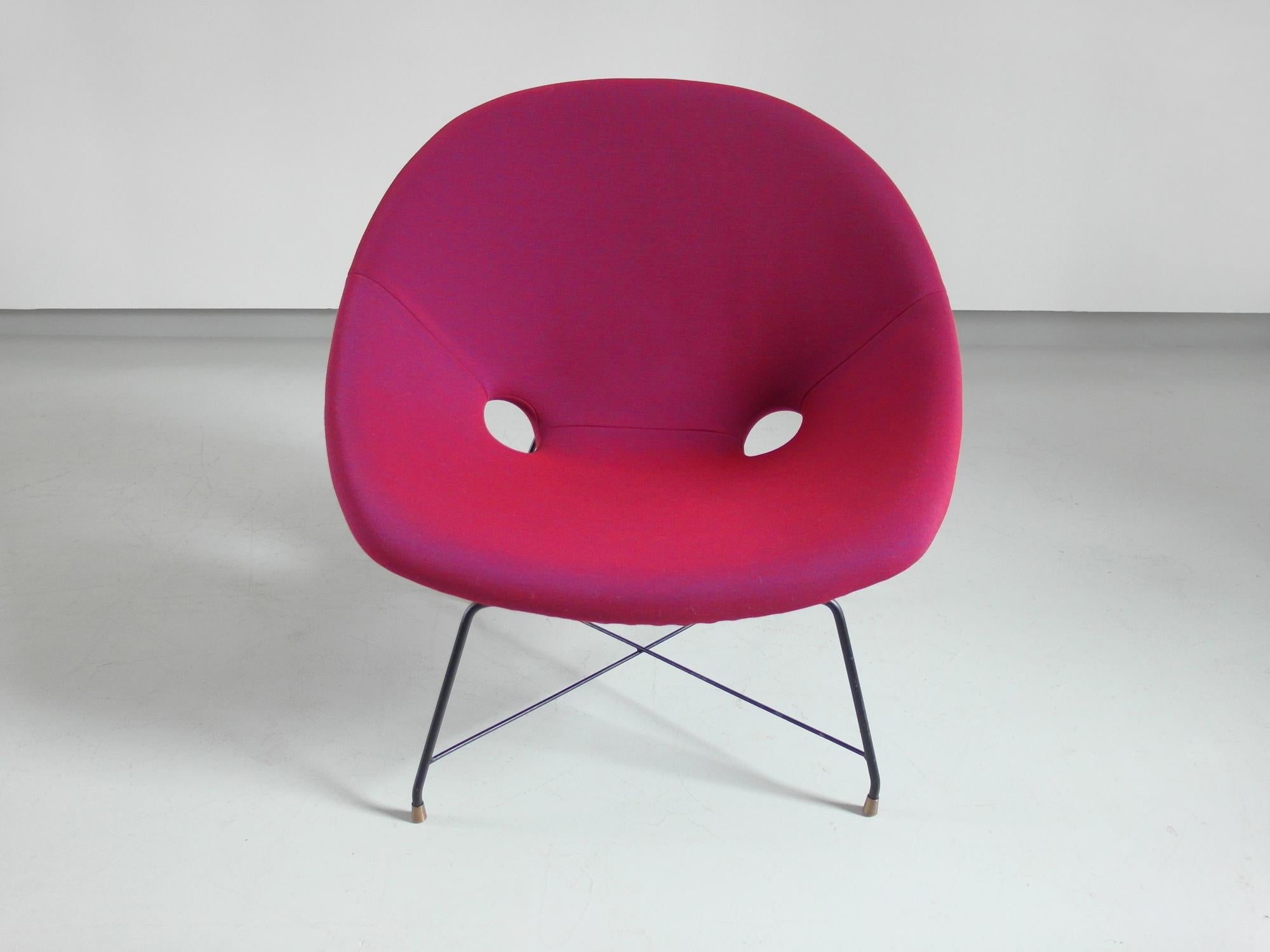 Metal Pair of Cosmos Chairs in Ruby red/ Raspberry red by Augusto Bozzi for Saporiti For Sale