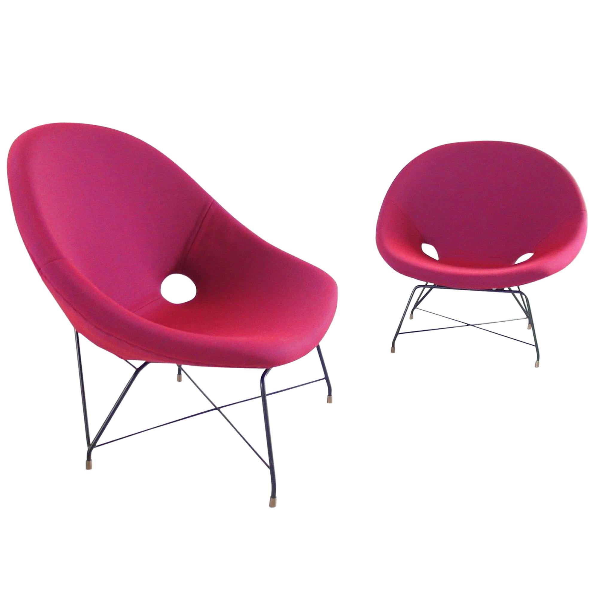 Pair of Cosmos Chairs in Ruby red/ Raspberry red by Augusto Bozzi for Saporiti For Sale