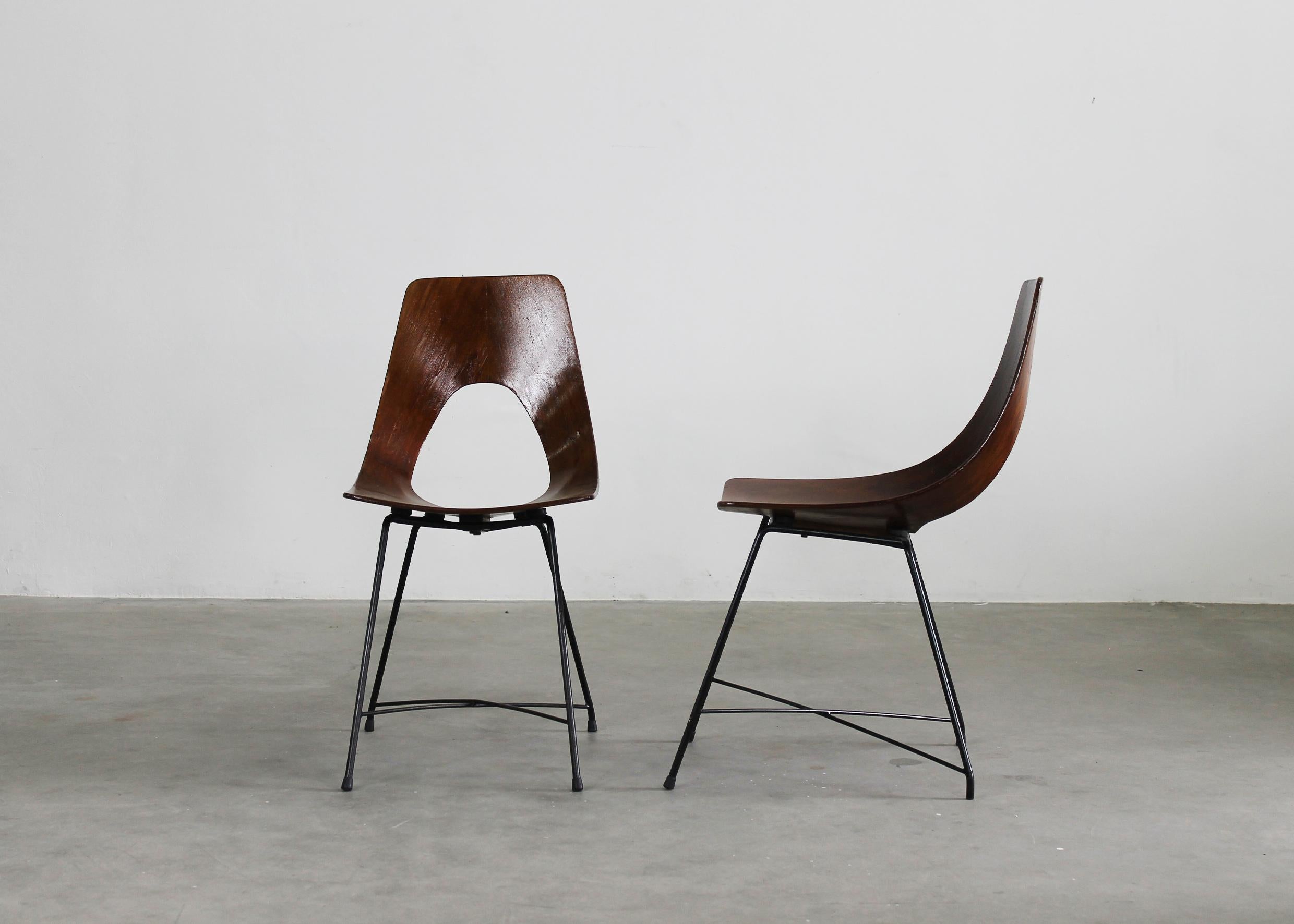 Italian Augusto Bozzi Set of Two Ariston Chairs in Plywood and Metal by Saporiti 1950s For Sale