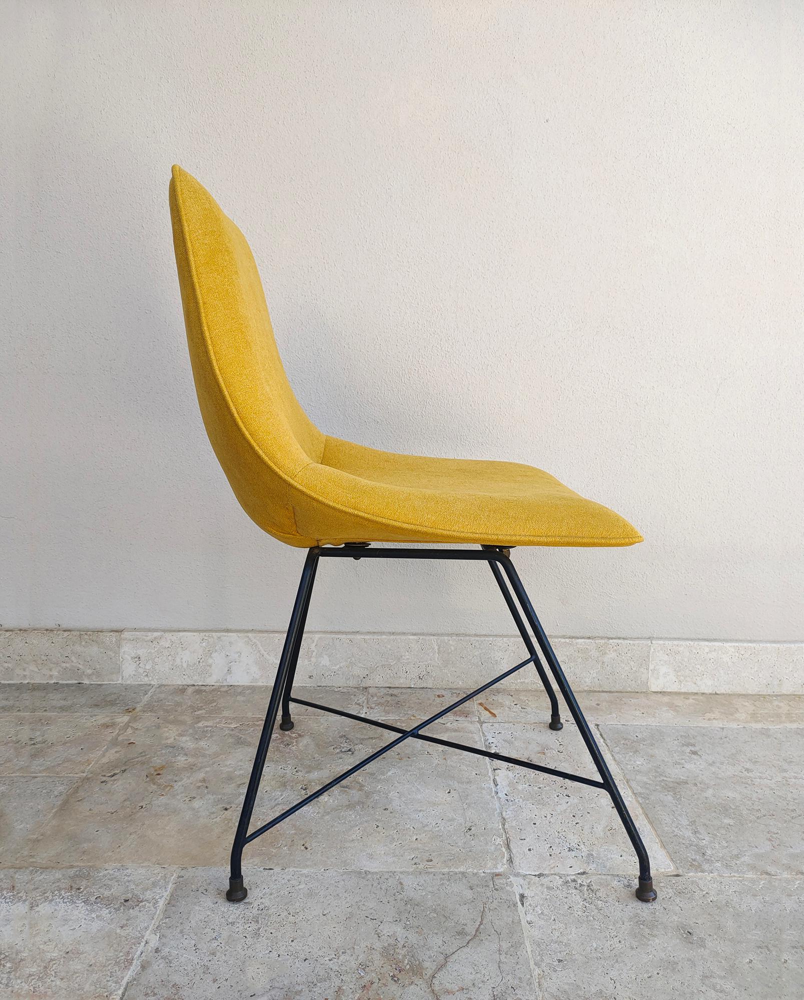 Augusto Bozzi: Set aus zwei Aster-Stühlen von Saporiti, 1950er Jahre im Zustand „Gut“ im Angebot in Montecatini Terme, IT
