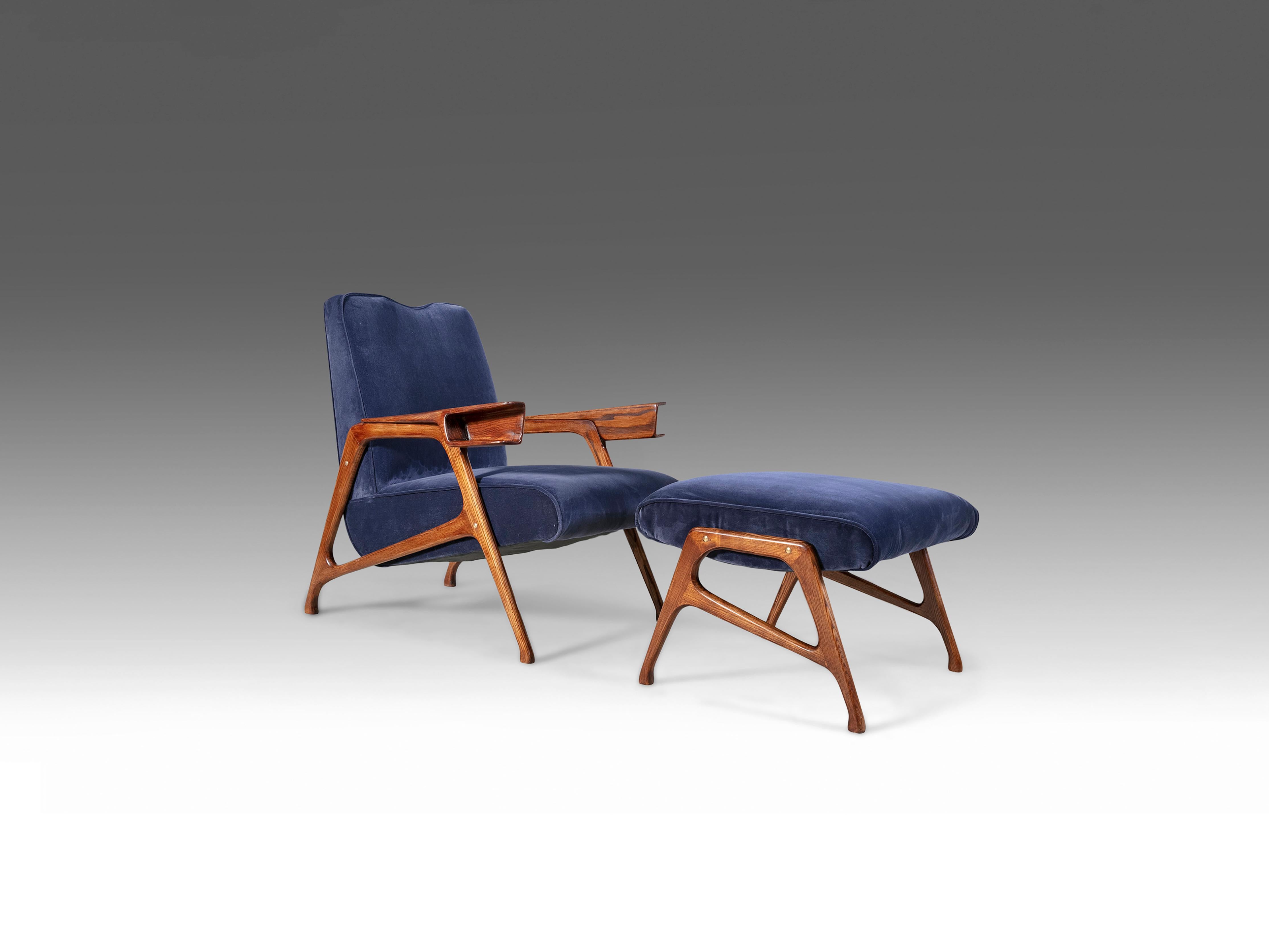 Poltrone con cornice in frassino di Augusto Romano con pouf abbinati Circa 1947,  Italiano. In condizioni buone in vendita a Dublin 8, IE