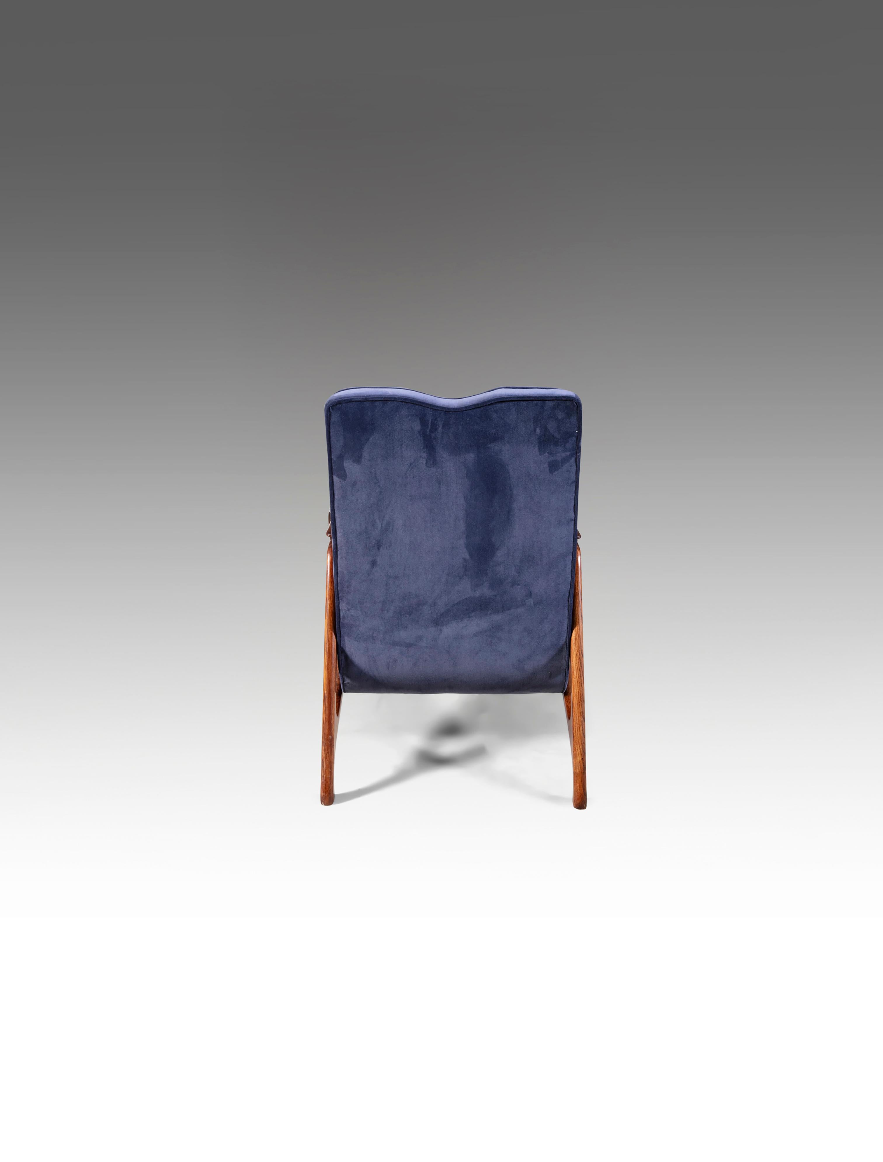 Poltrone con cornice in frassino di Augusto Romano con pouf abbinati Circa 1947,  Italiano. in vendita 1
