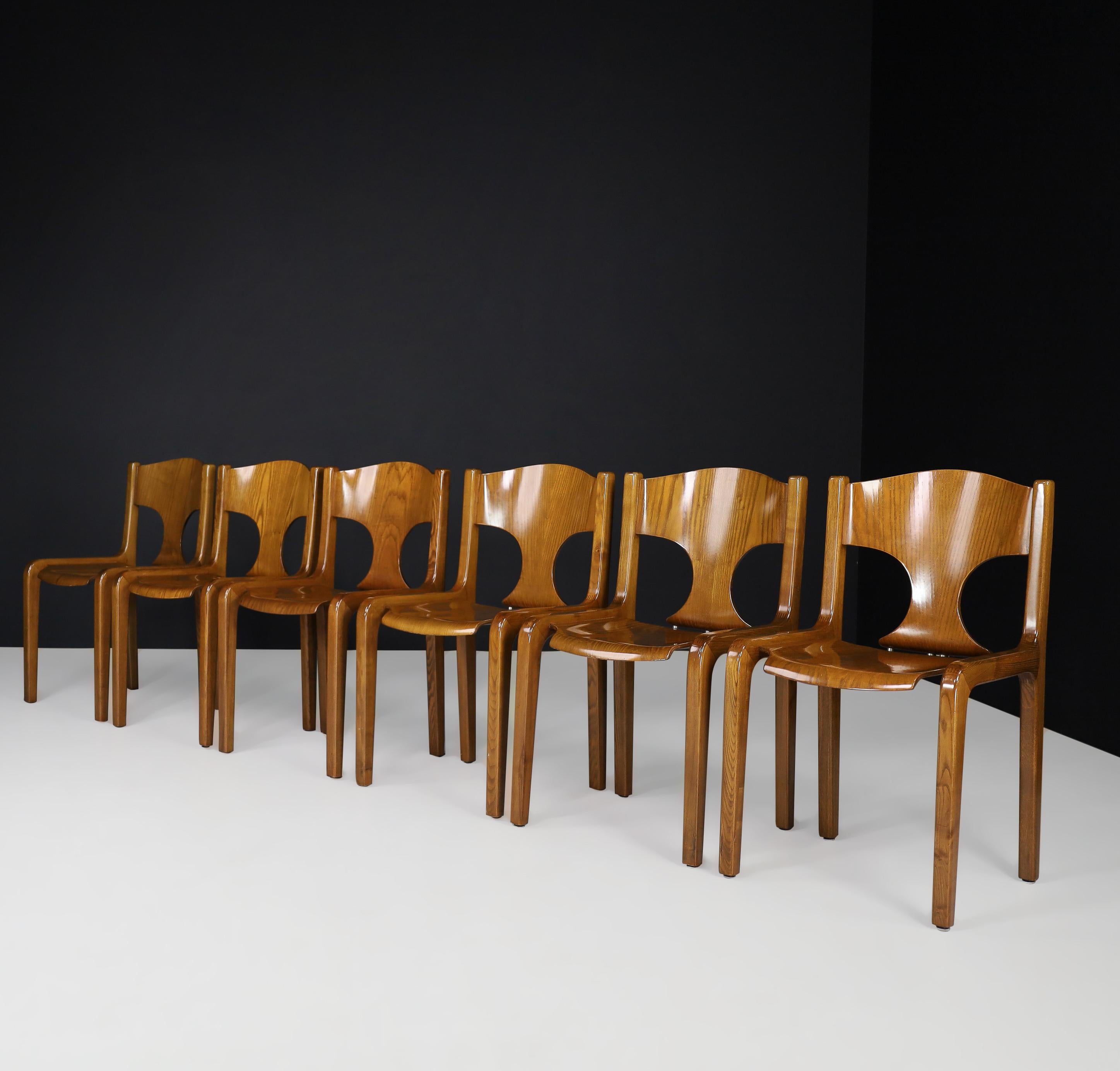 Augusto Savini for Pozzi Dining Room Chairs, Italy 1968.   For Sale 7
