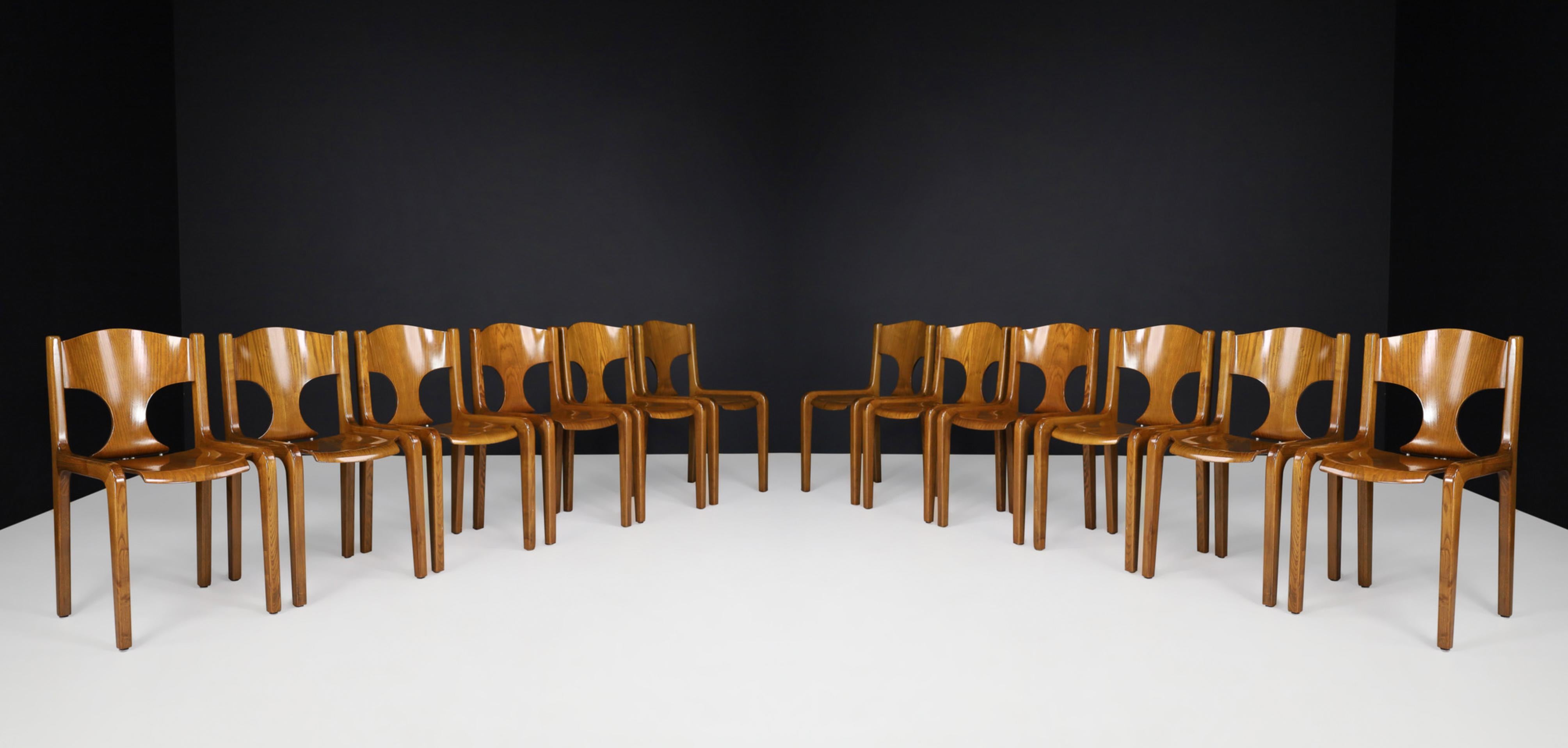 Augusto Savini for Pozzi Dining Room Chairs, Italy 1968.   For Sale 2