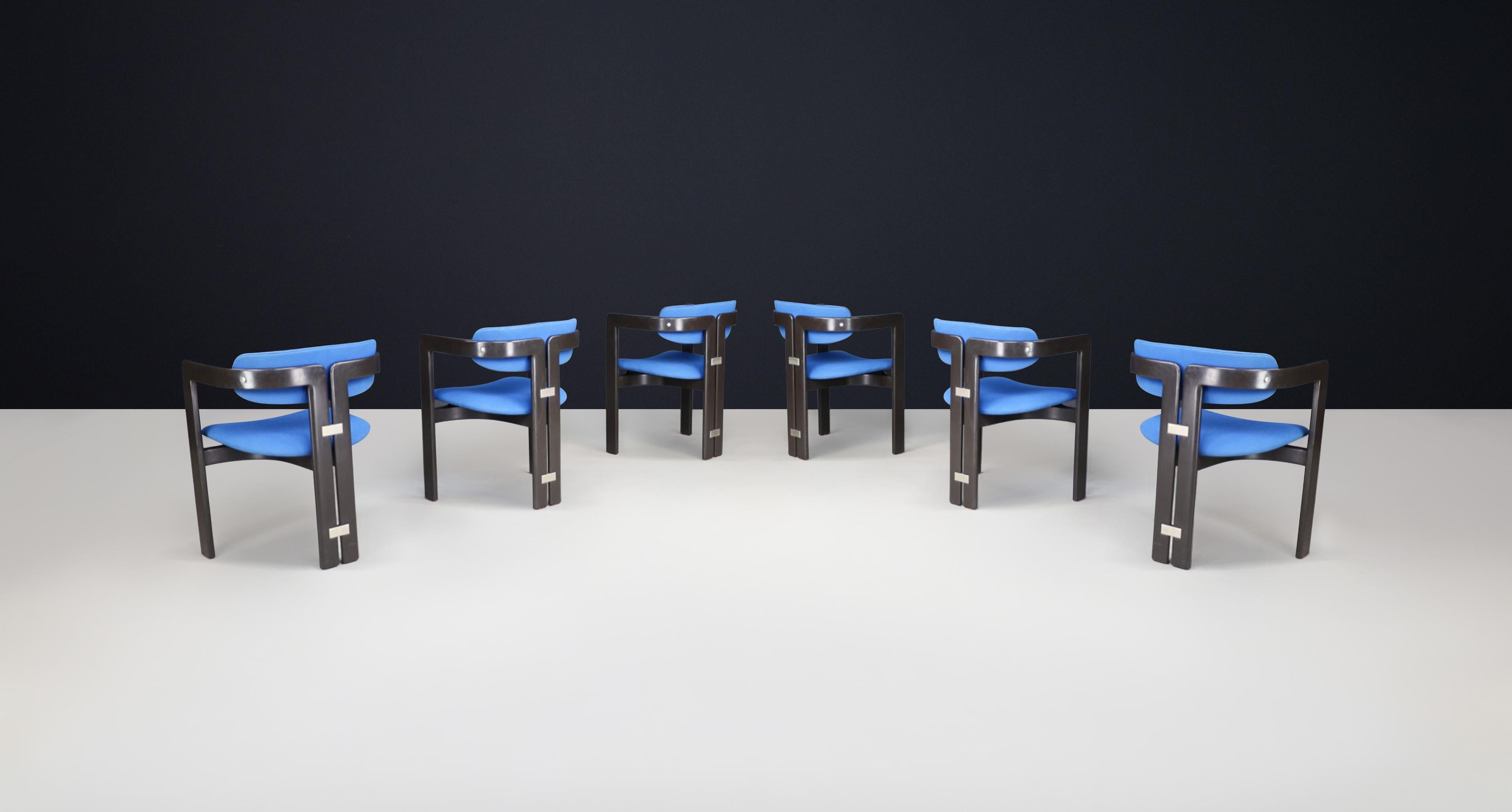 Augusto Savini for Pozzi Pamplona armchairs in Royal Blue Upholstery Italy 1960s In Good Condition For Sale In Almelo, NL