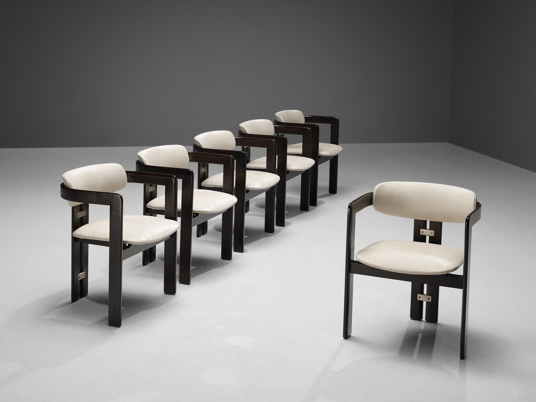 Augusto Savini for Pozzi, set of six 'Pamplona' dining chairs, lacquered wood, white leather upholstery, aluminum, Italy, 1965

Set of six armchairs in black lacquered wood and white leather upholstery. A characteristic design; simplistic yet very