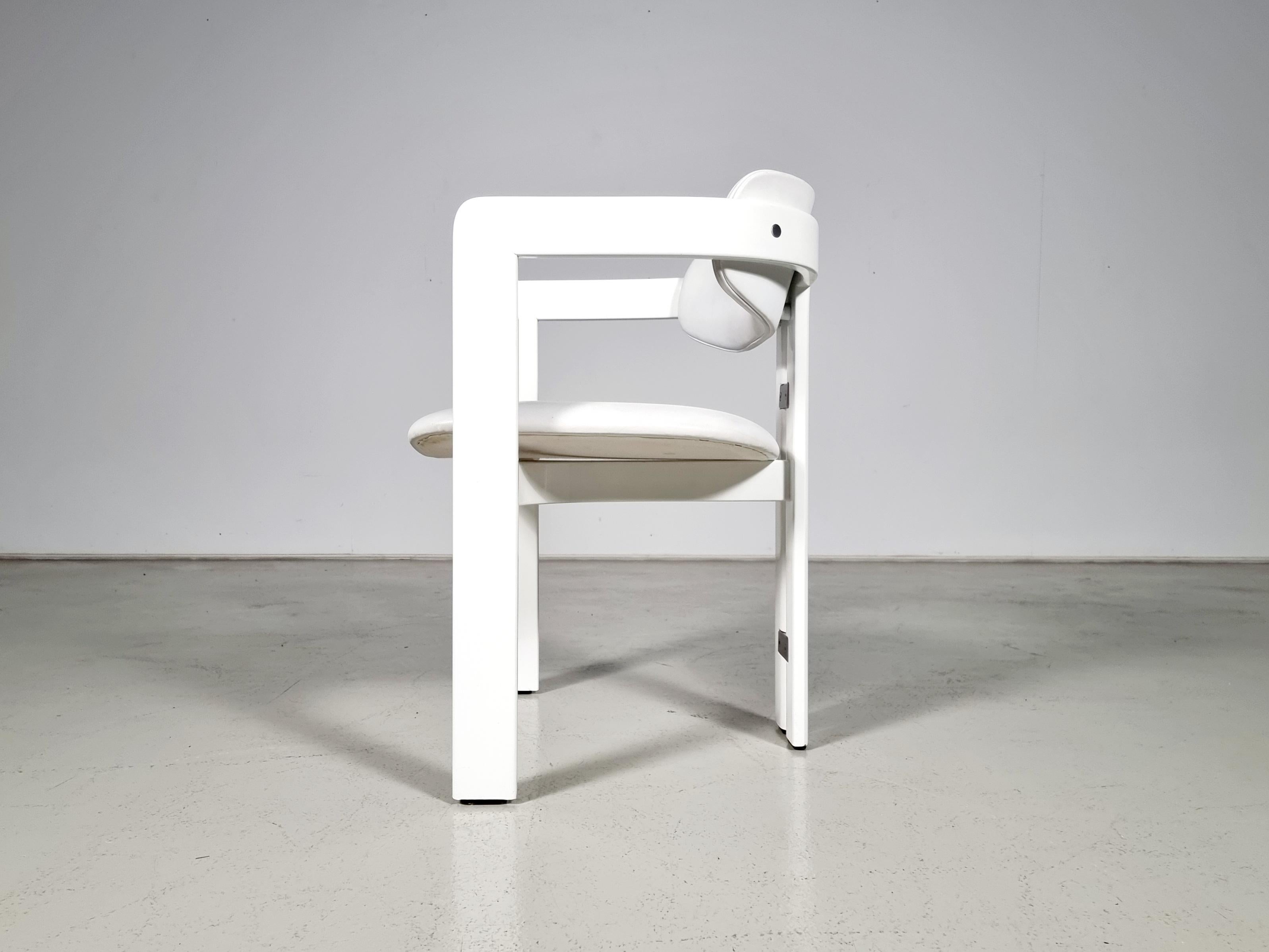 Augusto Savini 'Pamplona' Stuhl, weißes Leder und weiß lackiertes Holz, Pozzi (Europäisch) im Angebot