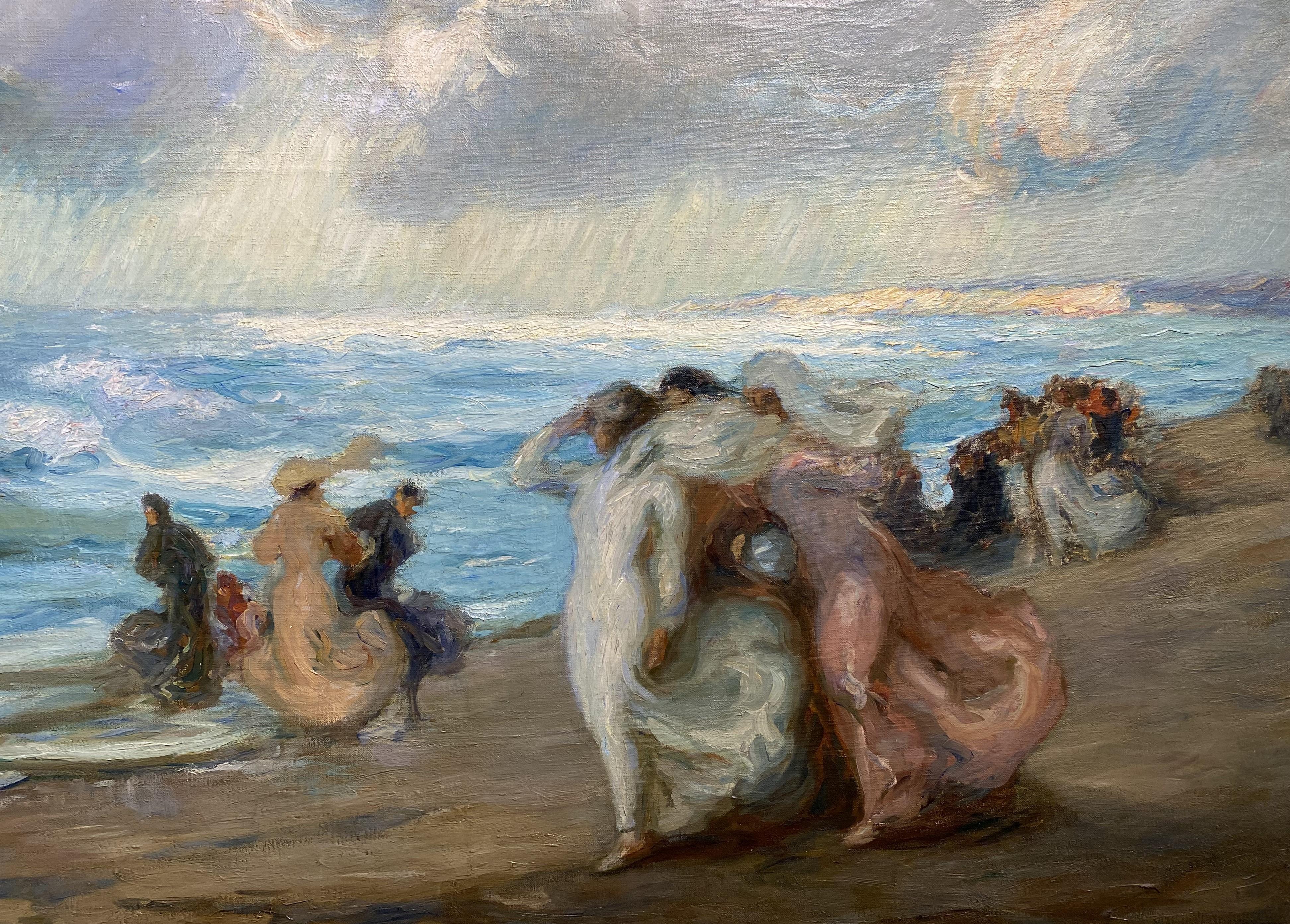 Excepcional escena impresionista junto a la playa, con figuras y poderosas nubes, del artista estadounidense Augustus B. Koopman (1869-1914). Koopman nació en Charlotte, Carolina del Norte, estudió inicialmente en la Academia de Bellas Artes de